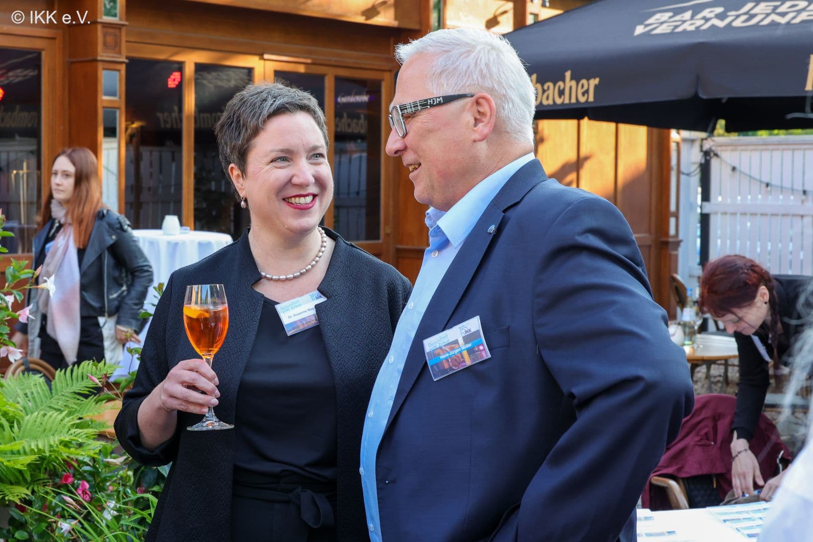 Verstehen sich prächtig: Susanne Wagenmann (BDA) und Hans-Jürgen Müller (IKK e.V.)