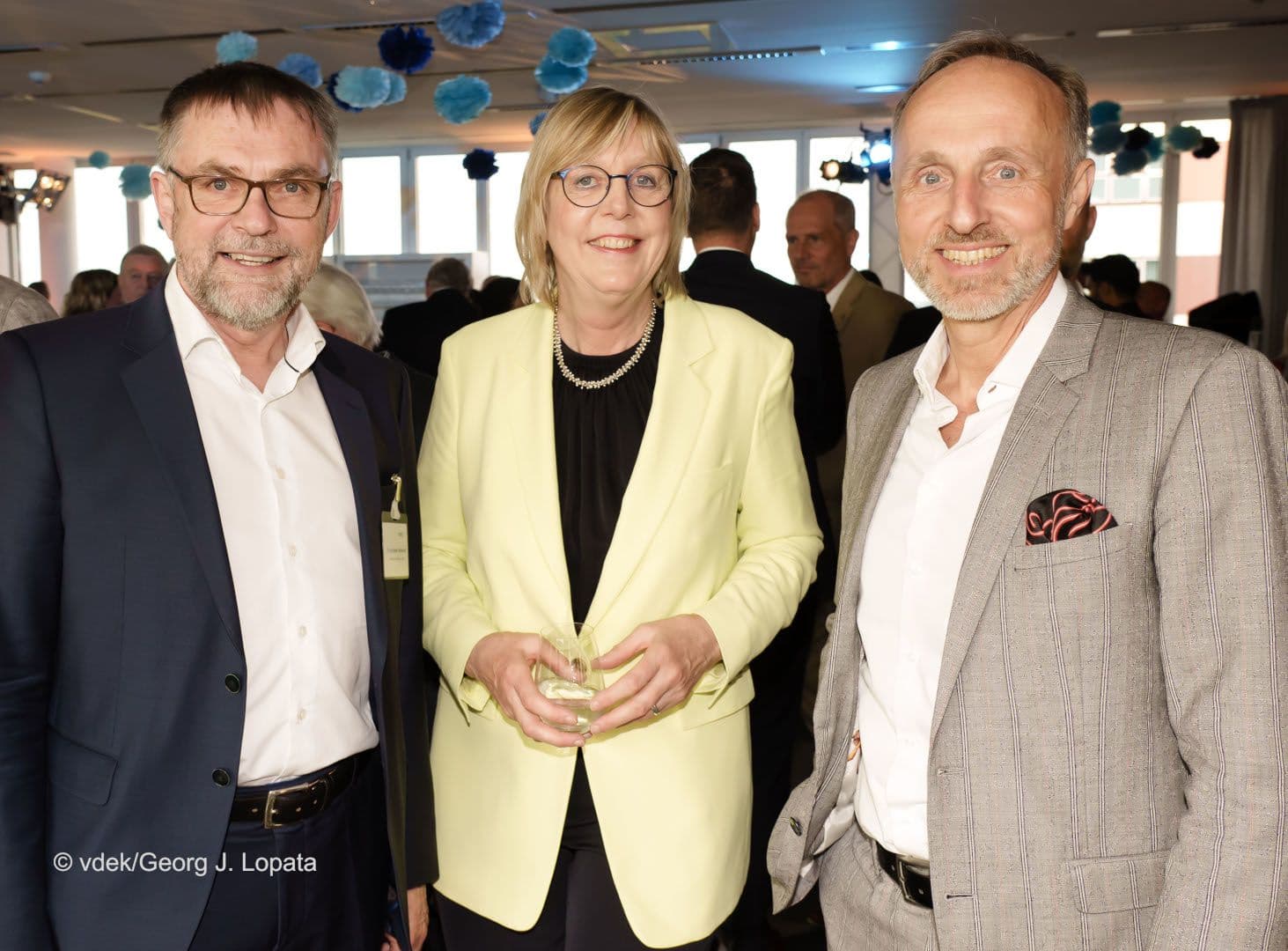 Jörg Meyers-Middendorf, Ulrike Elsner (beide vdek), Stephan Hofmeister (KBV) (v.l.n.r.)
