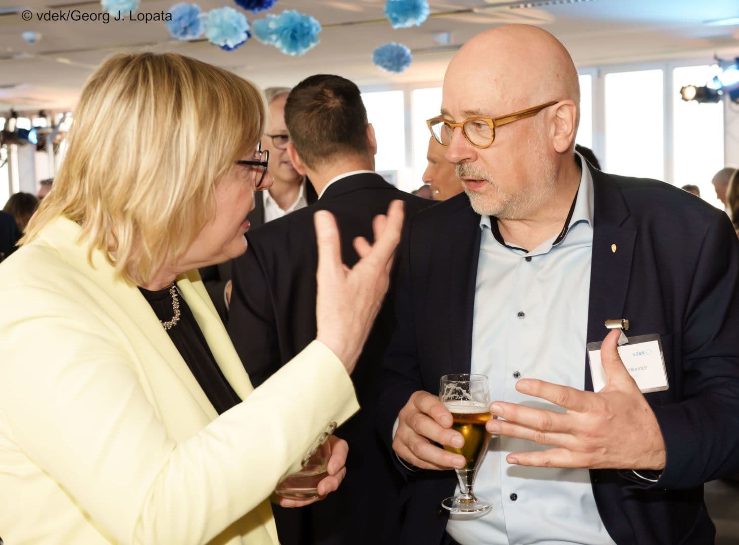 Ein kleiner Disput zwischen Kassen- und Fachärzteverband: Ulrike Elsner (vdek) und Dirk Heinrich  (SpiFa)