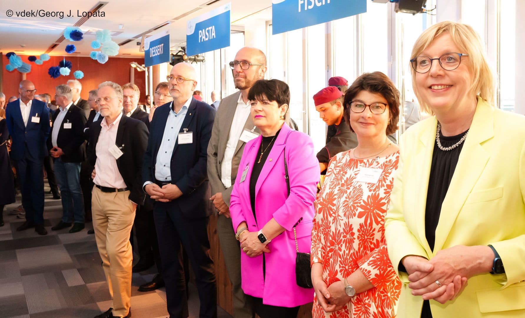 Dominik von Stillfried (Zi), Dirk Heinrich (SpiFa), Henning Horst (PHV), Christine Aschenberg-Dugnus MdB (FDP), Antje Kapinsky, Ulrike Elsner (beide vdek) (v.l.n.r.)