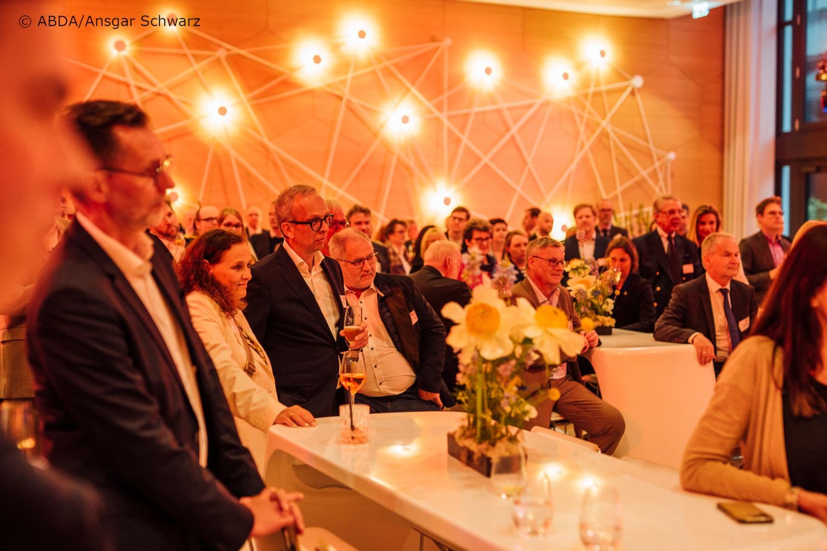Aufmerksame Zuhörer beim ABDA-Sommerfest