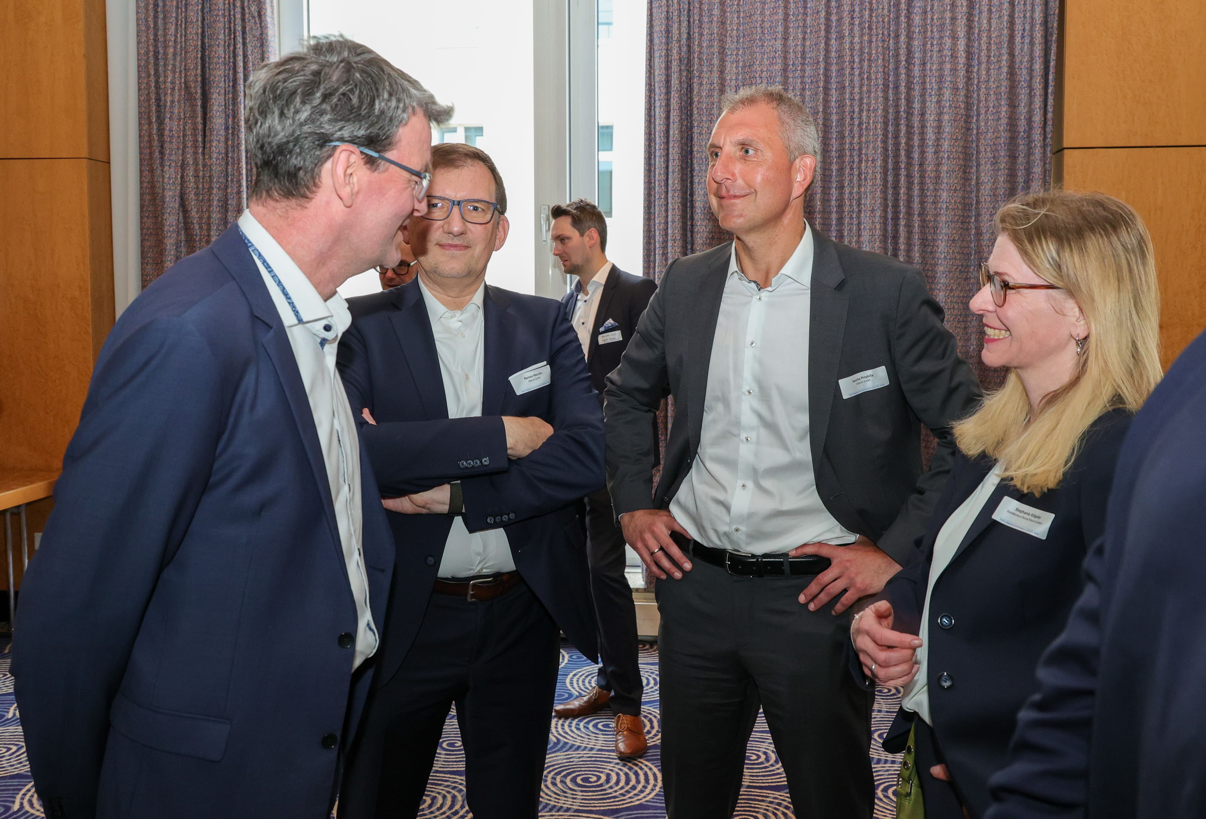 Ulrich Knauf (bioMérieux), Roman Mersits, Sascha Przybilla (beide Abbott), Stefanie Kloepfl (bioMérieux) (v.l.n.r.)