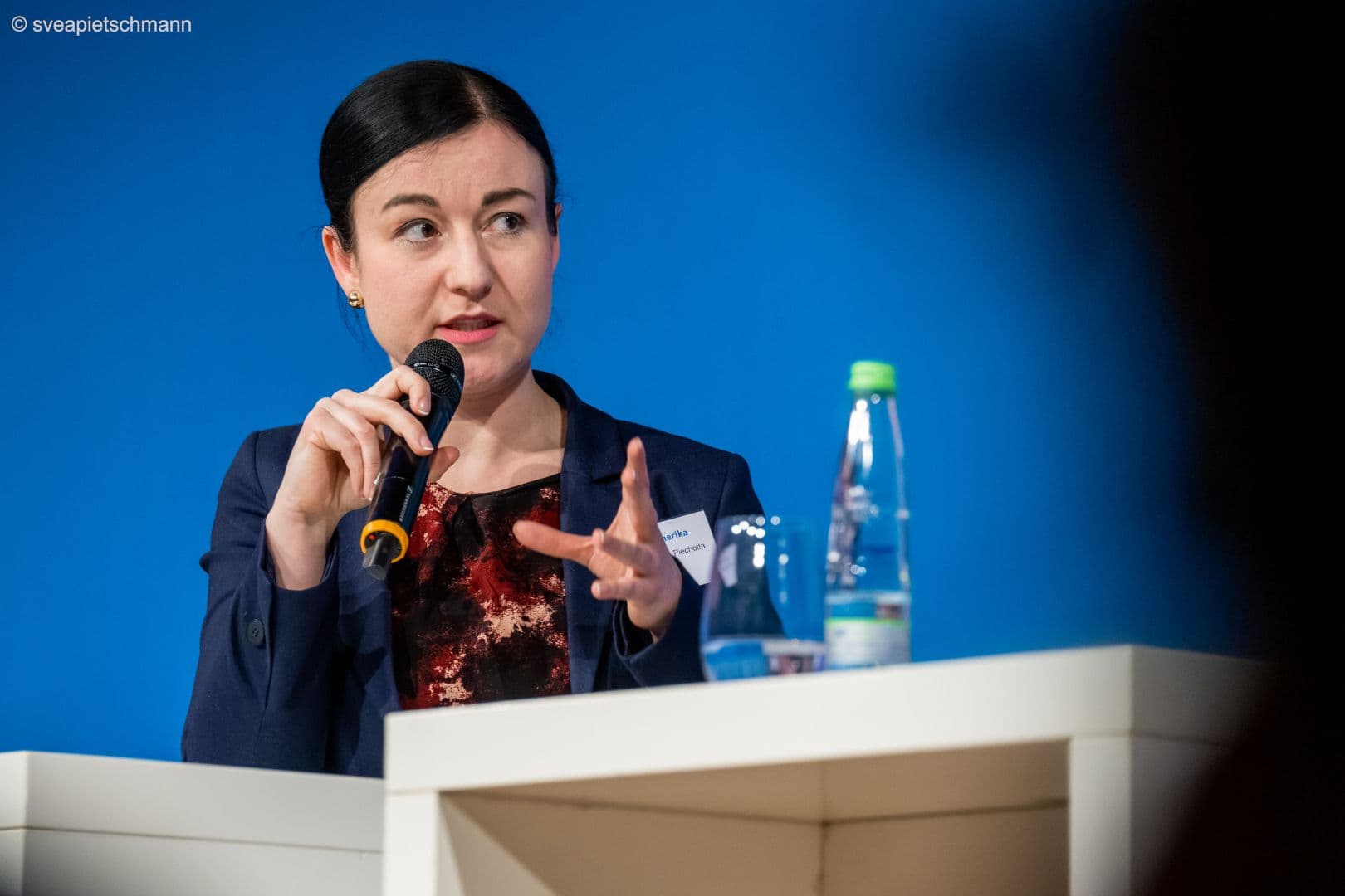 Paula Piechotta MdB (Bündnis 90/Die Grünen) vertritt allein die Ampel.