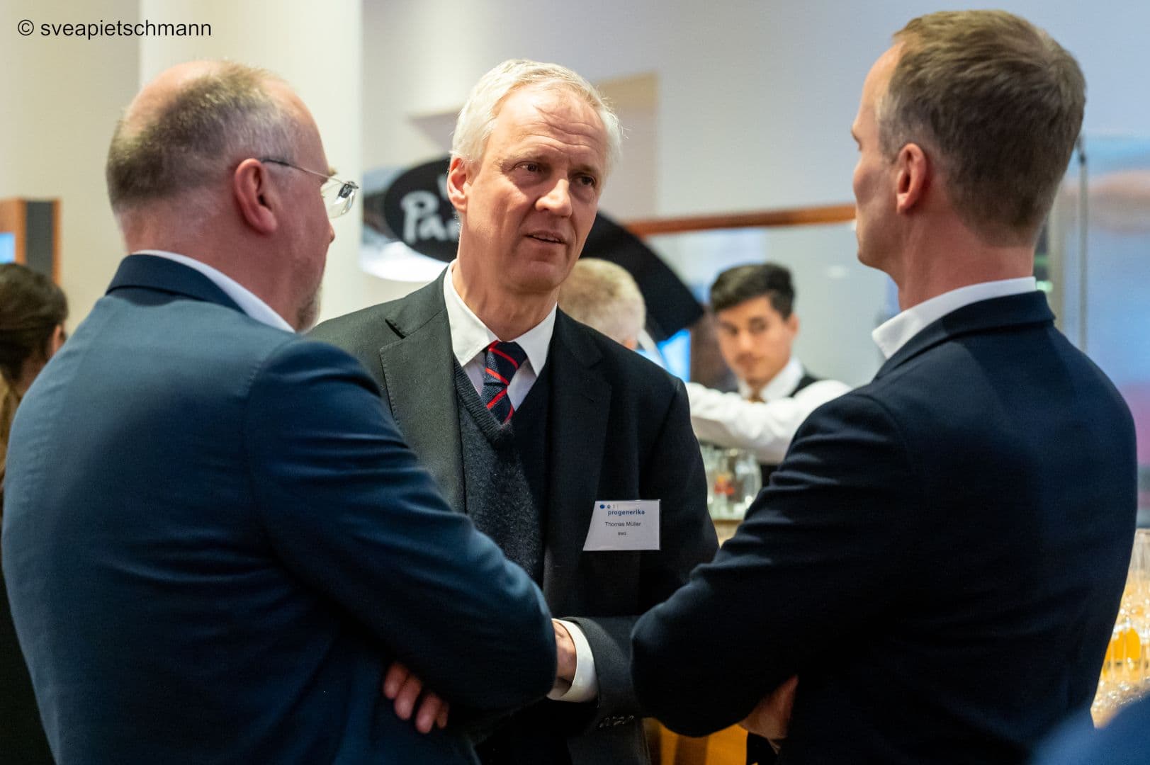 Die Kenner beim Fachsimpeln: Johannes Bauernfeind (AOK Baden-Württemberg), Thomas Müller (BMG), Bork Bretthauer (Pro Generika) (v.l.n.r.)