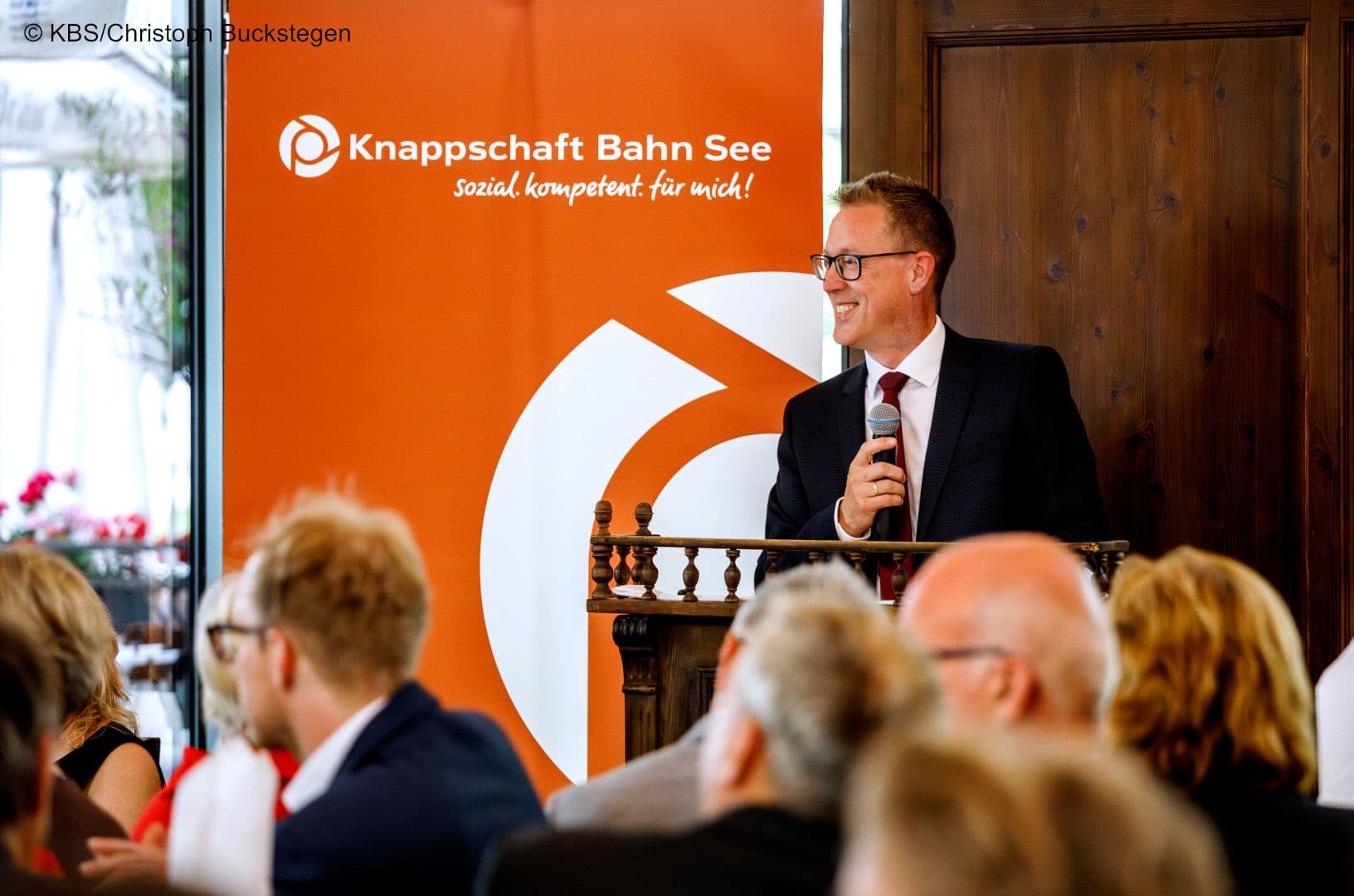 Gut gelaunt ist KBS-Vorstandsvorsitzender Michael Weberink bei seiner Rede.