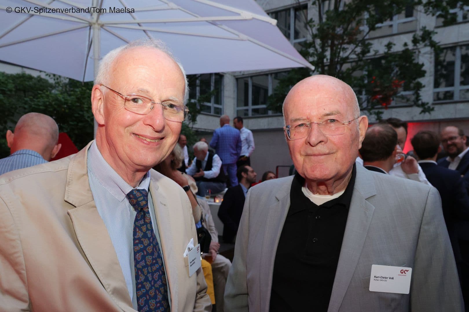 Wiedersehen von zwei Ehemaligen des GKV-Spitzenverbandes: Johann-Magnus von Stackelberg (l.) und Karl-Dieter Voß