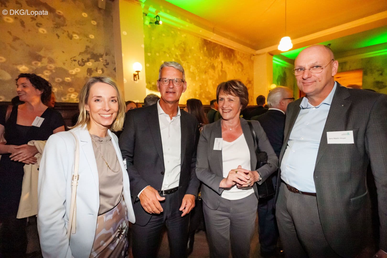 Die DKG umringt von der GKV mit Stefanie Stoff-Ahnis (GKV-Spitzenverband), Gerald Gaß (DKG), Doris Pfeiffer (GKV-Spitzenverband), Jens Martin Hoyer (AOK-Bundesverband) (v.l.n.r.)