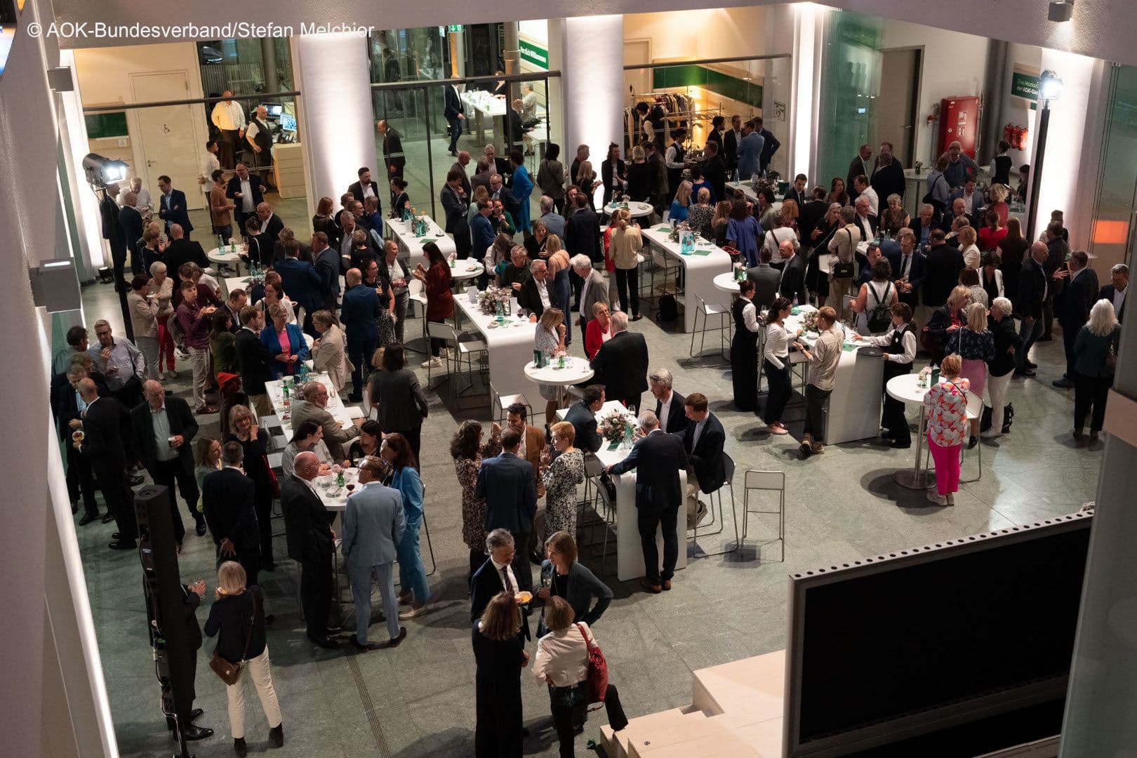 Illustres Treiben beim AOK-Herbstfest im „Rosenthaler Hof“ am Berliner Hackeschen Markt