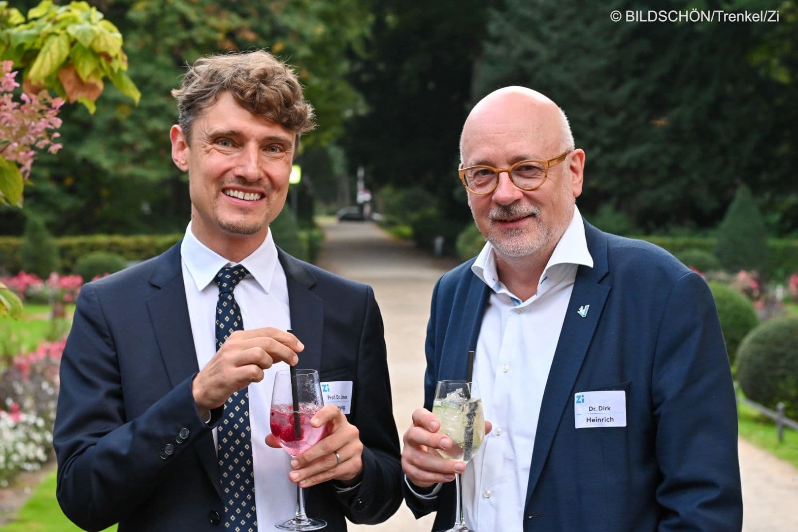 Jonas Schreyögg (Universität Hamburg) mit Dirk Heinrich (Virchowbund) (r.)