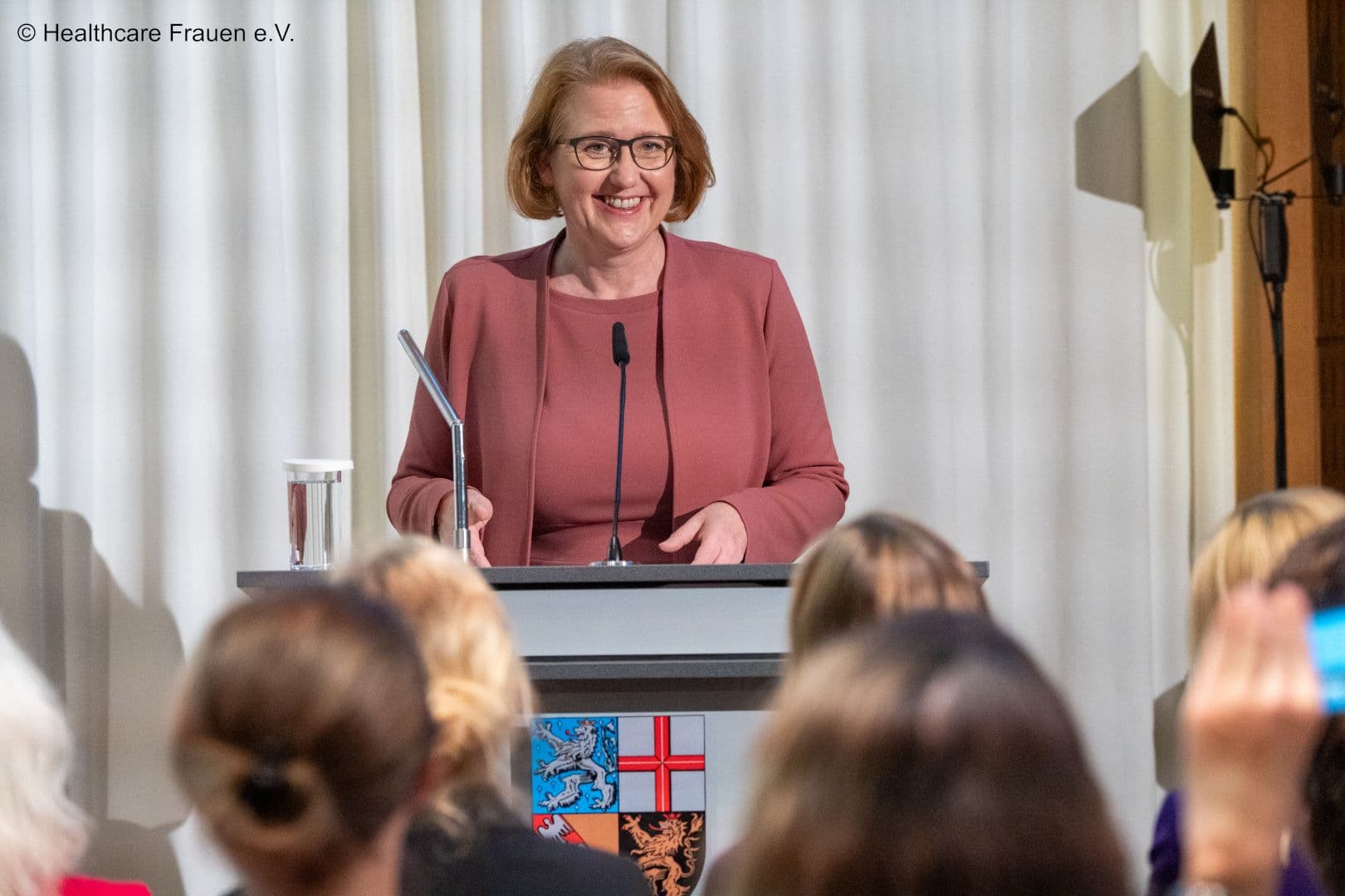 Ehrengast ist Bundesfamilienministerin Lisa Paus.