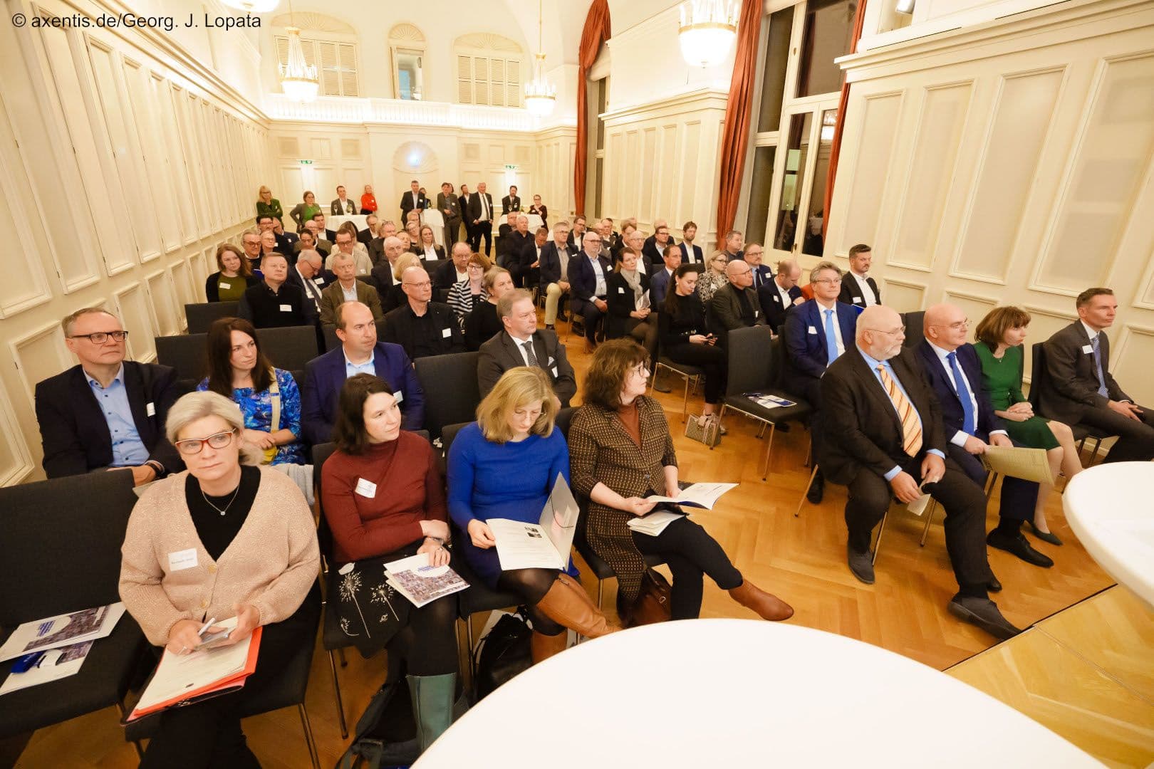 Ein Blick auf die Gäste im Kaisersaal der Parlamentarischen Gesellschaft