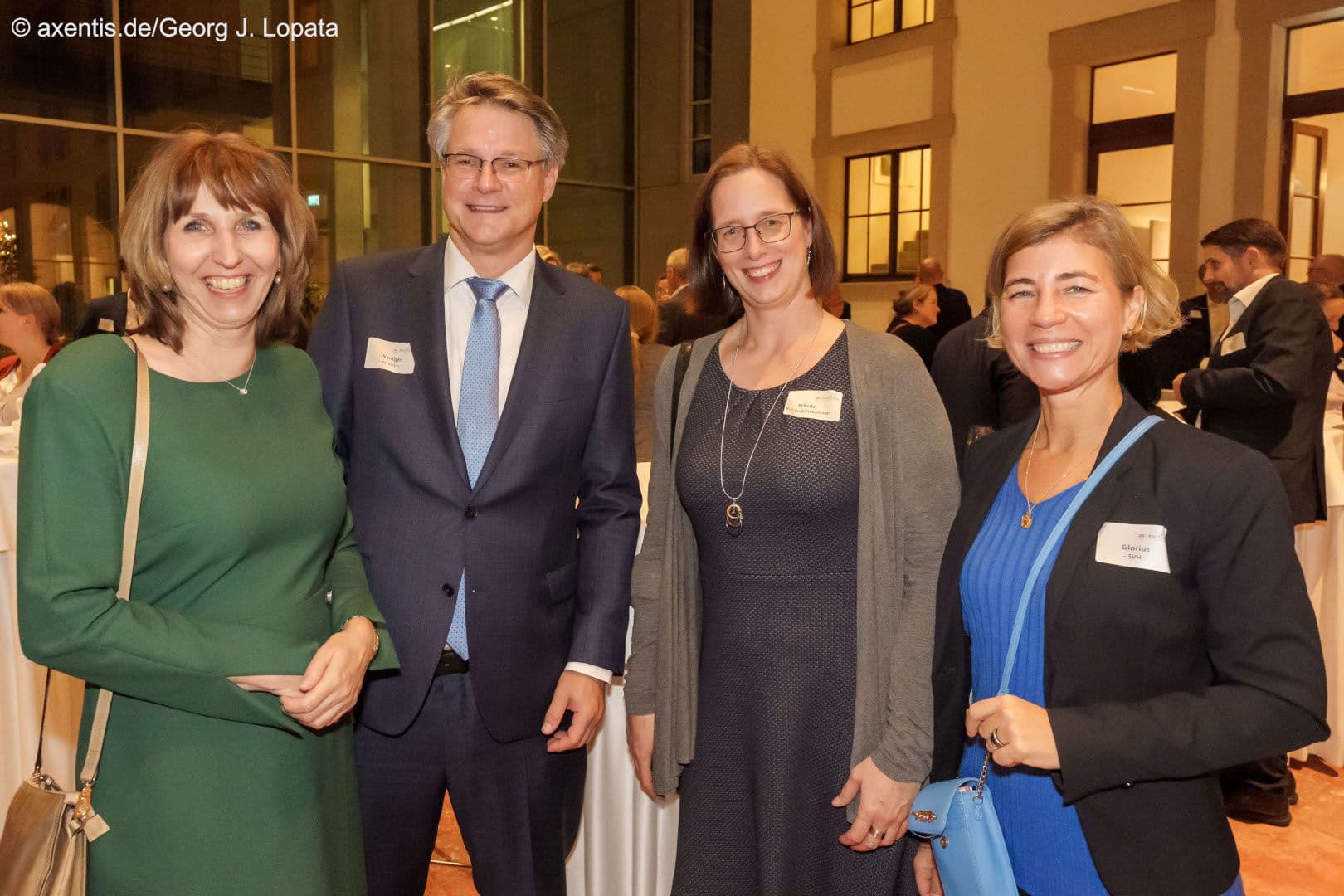 Oda Hagemeier, Frank Weniger (beide eurocom), Sandra Schulz (Bundesärztekammer), Corina Glorius (SHV) (v.l.n.r.)
