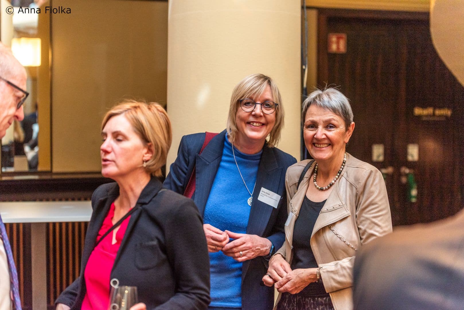 Ulrike Elsner (vdek) (l.) mit Ute Maier (KZBV)