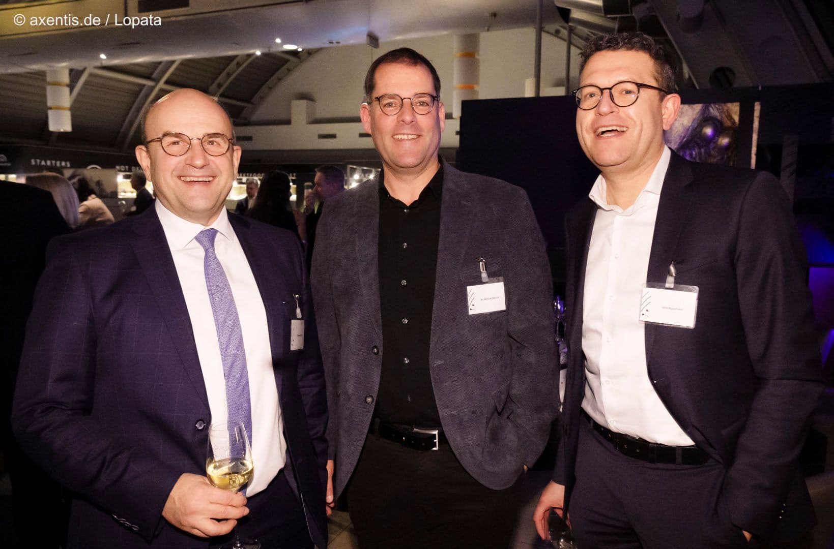 Gute Minen zum bösen Krankenhausspiel – Thomas Bublitz (BDPK), Michael Mörsch (DKG), Jens Bussmann (VUD) (v.l.n.r.)