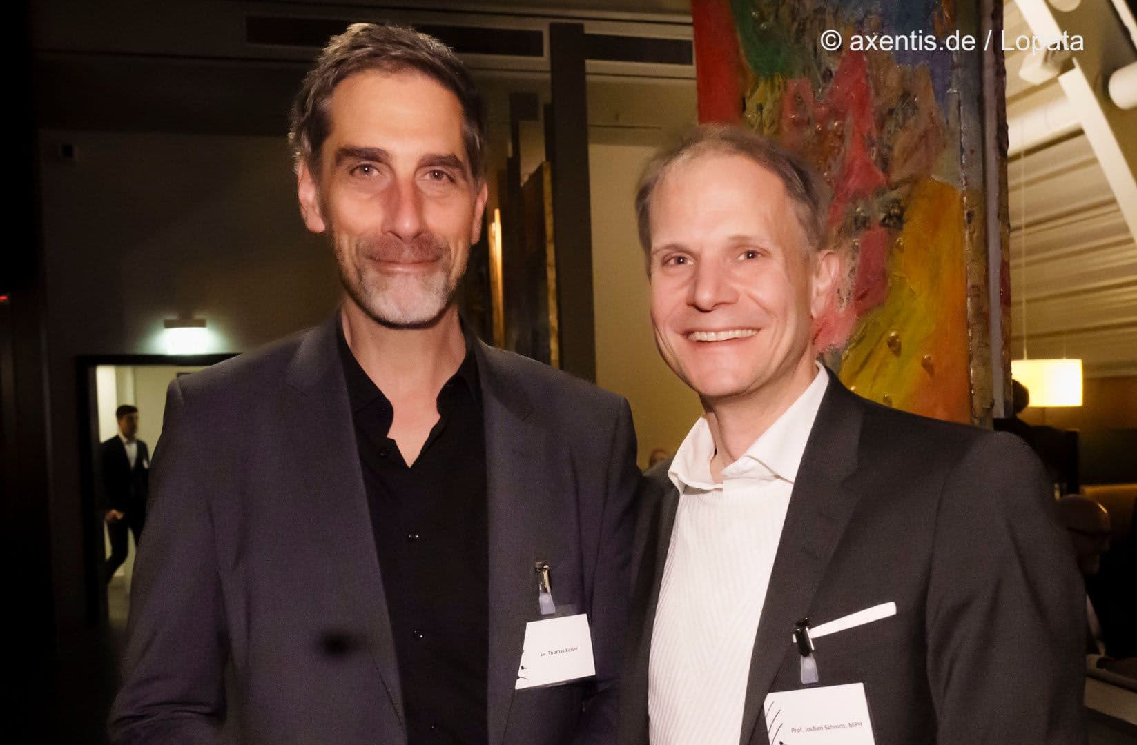 Gute Laune bei Thomas Kaiser (IQWiG) (l.) und Joachim Schmitt (Mitglied der Regierungskommission, TU Dresden)