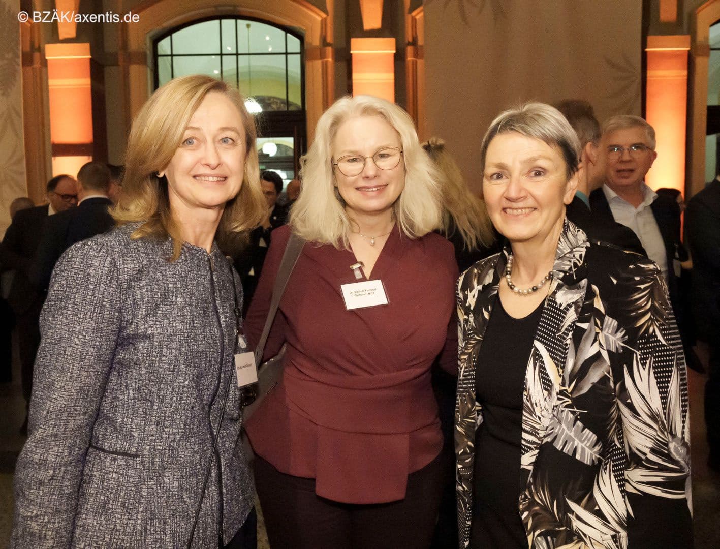 Elfi Schmidt-Garrecht (KZBV), Kirsten Kappert-Gonther MdB (Grüne), Ute Maier (KZBV (v.l.n.r.)