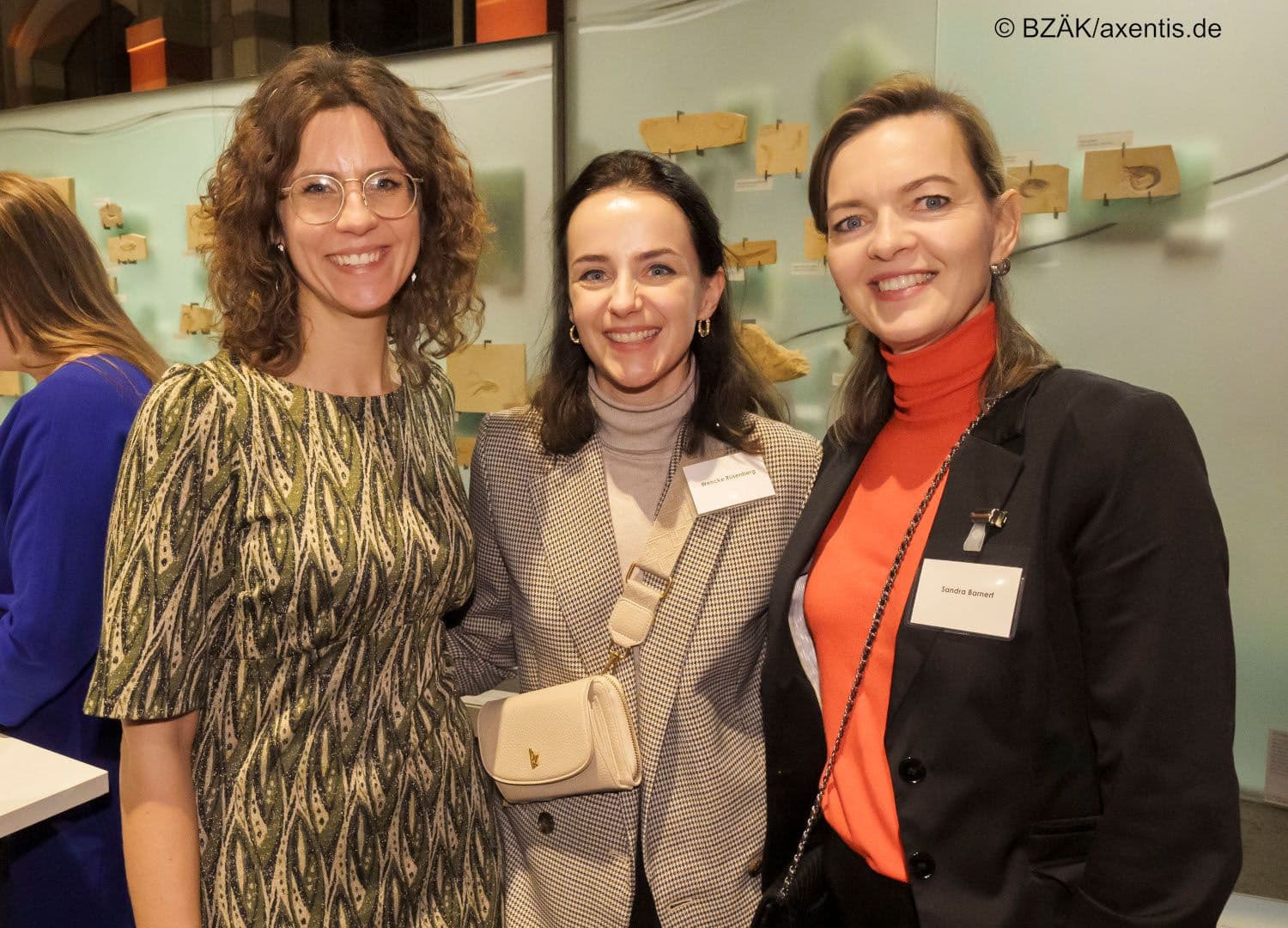 Sophie Kloppenburg (Bundeszahnärztekammer), Wencke Rüsenberg (Büro Dietrich Monstadt MdB), Sandra Barnert (TK) (v.l.n.r.)