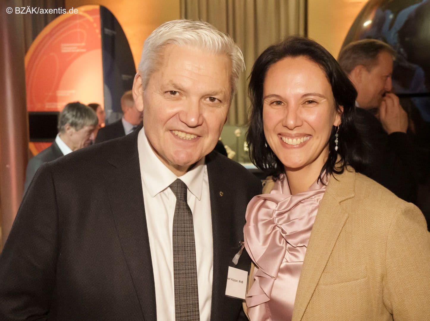 Hubert Hüppe MdB (CDU) mit Jessica Hanneken (BFS health finance)