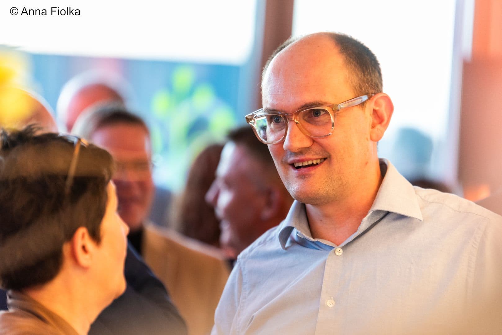 Janosch Dahmen MdB (Grüne) mit Barbara Steffens (TK) im Gespräch