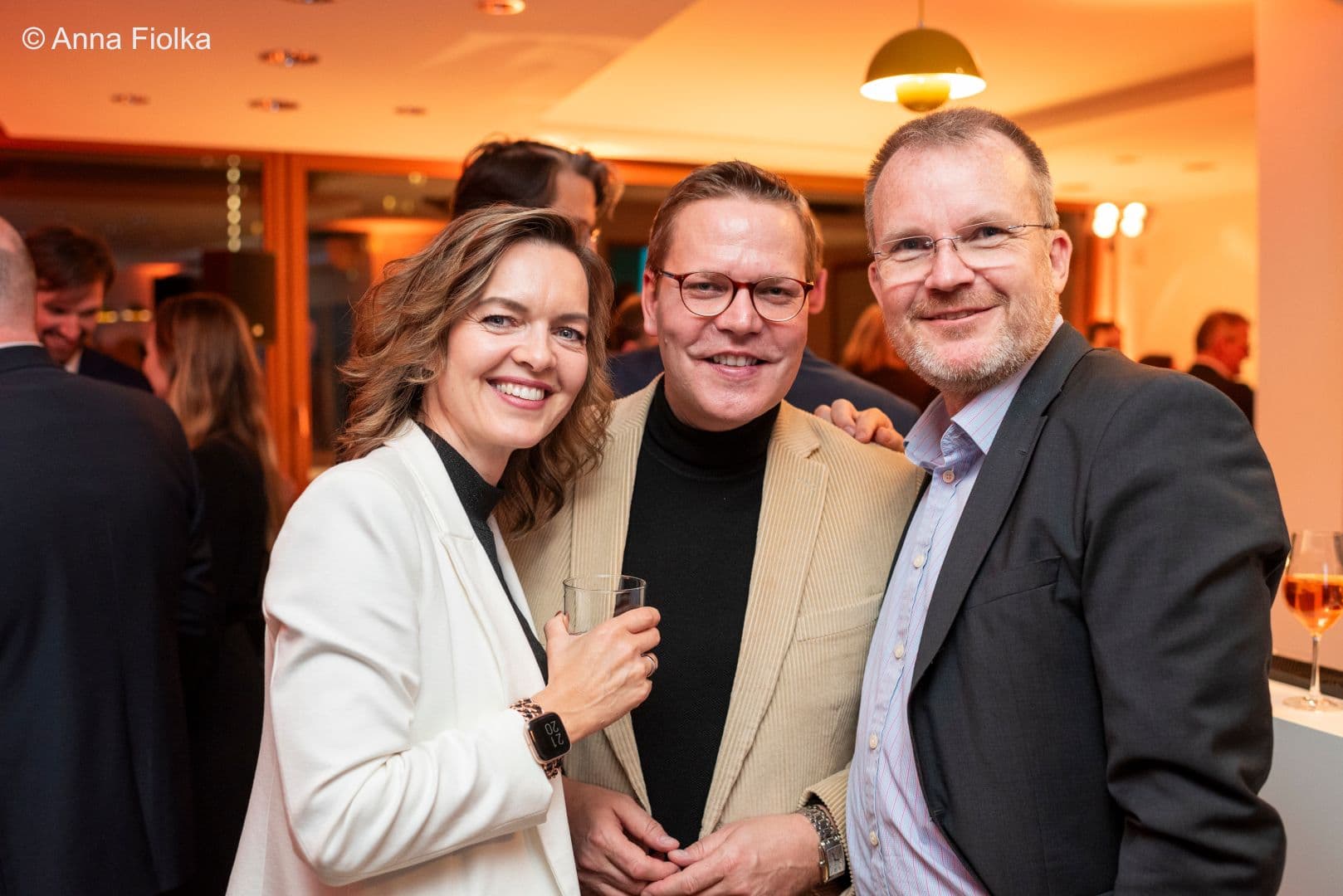 Tino Sorge MdB (CDU) (M.) eng umringt von Sandra Barnert und Jens Baas (beide TK)
