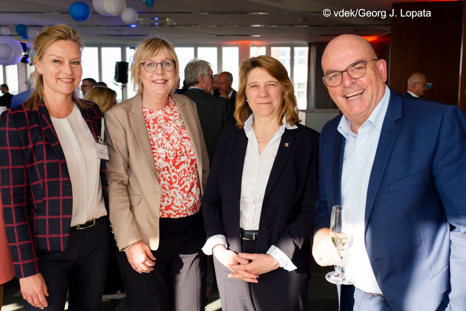 Claudia Straub, Ulrike Elsner (beide vdek), Gesundheitsministerin Kerstin von der Decken (Schlewig-Holstein), BMG-Staatssekretär Edgar Franke (v.l.n.r.)