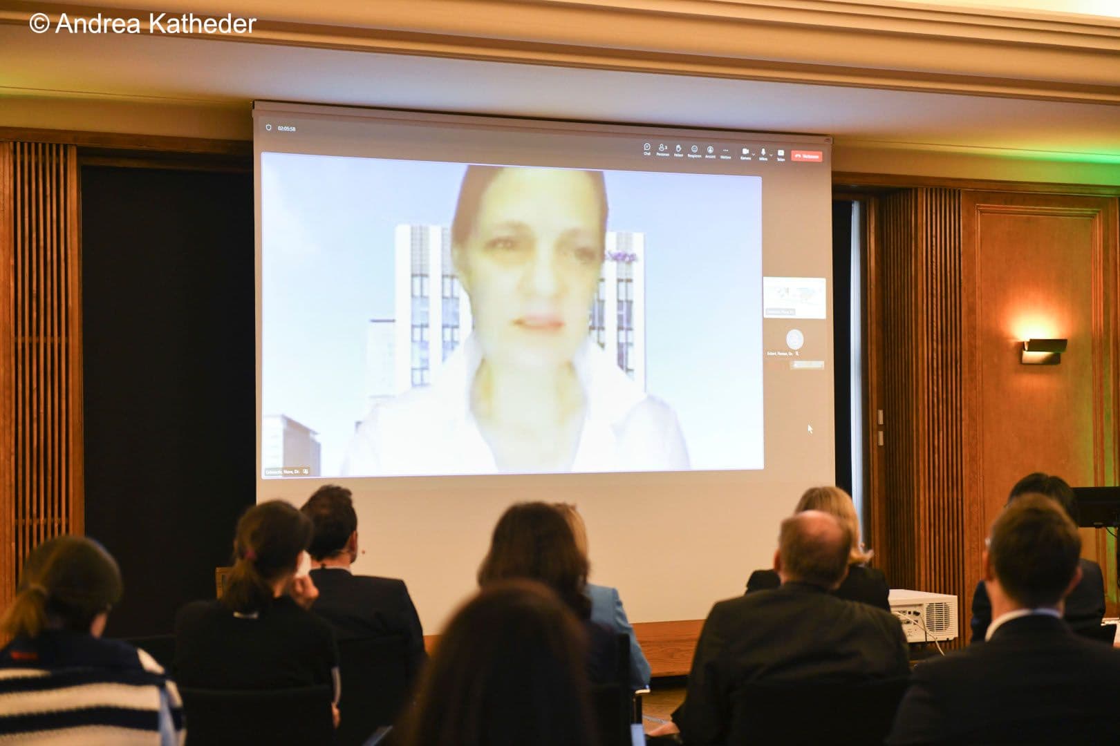 Aus Tokio live zugeschaltet ist Nora Urbanetz (Daiichi Sankyo).