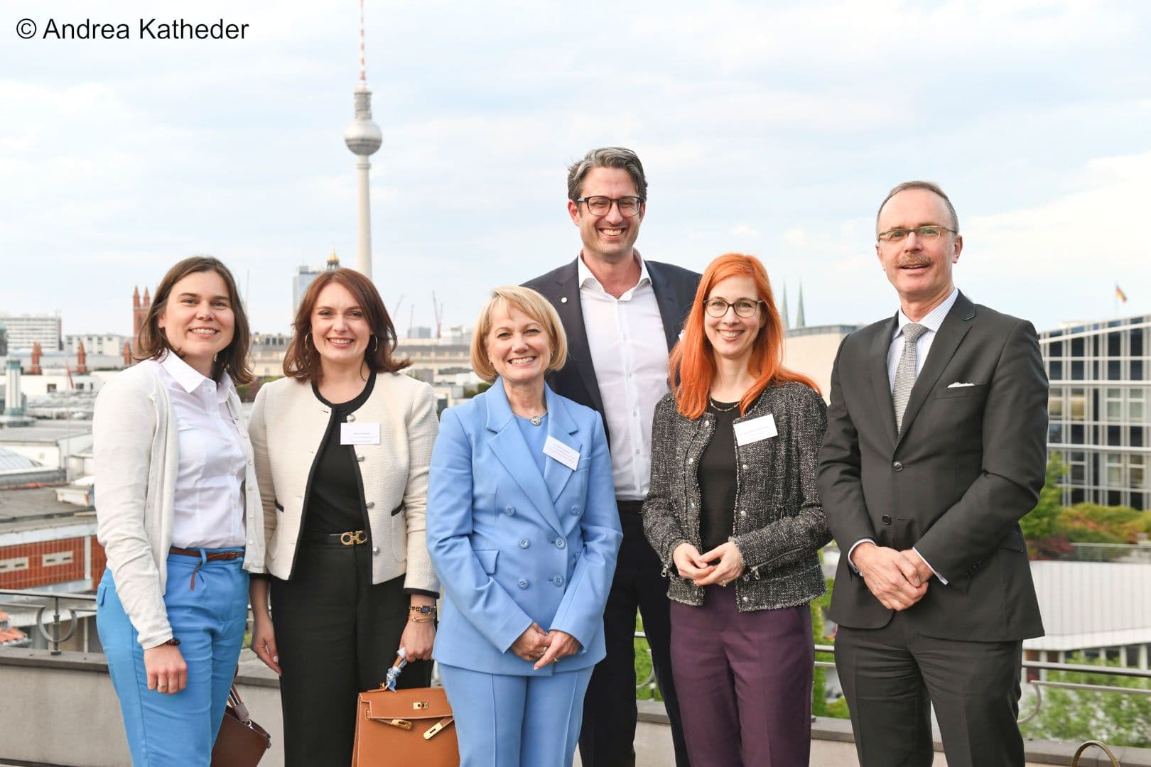 Silke Maas (Bundeskanzleramt), Marina Schmidt (Bundesministerium der Verteidigung), Martina Witzel, Florian Eckert (beide Daiichi Sankyo), Anna-Maria Mattenklotz, Staatssekretär Thomas Steffen (beide BMG)  (v.l.n.r.)