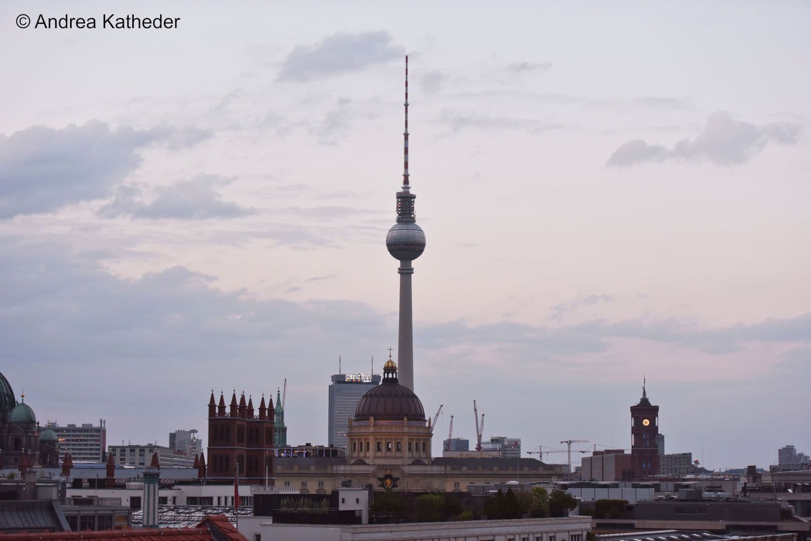 Traumhafter Blick von der Dachterrasse der Berlin-Brandenburgische Akademie der Wissenschaften
