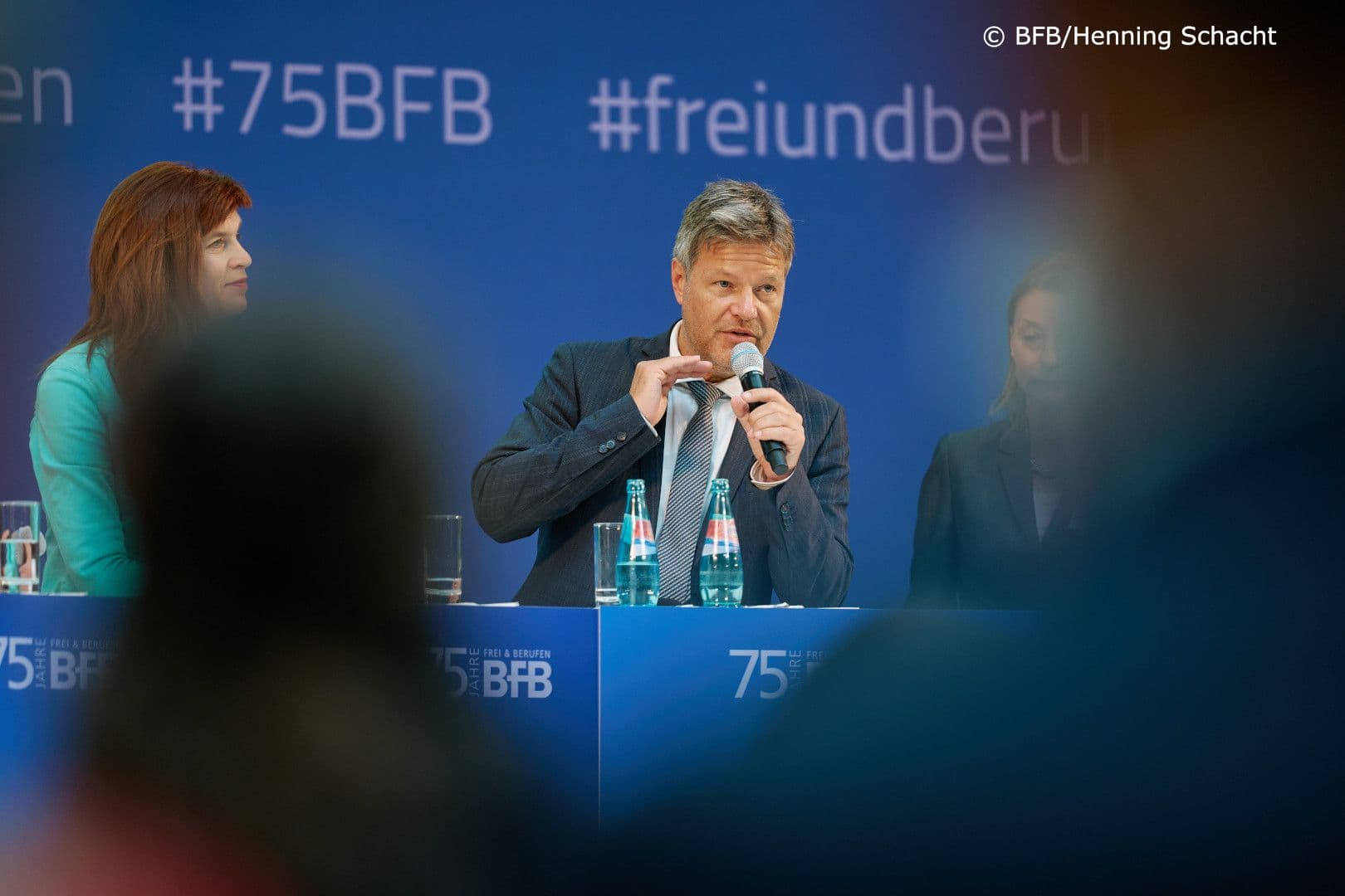 Bundeswirtschaftsminister Robert Habeck verteidigt die Ampelpolitik.