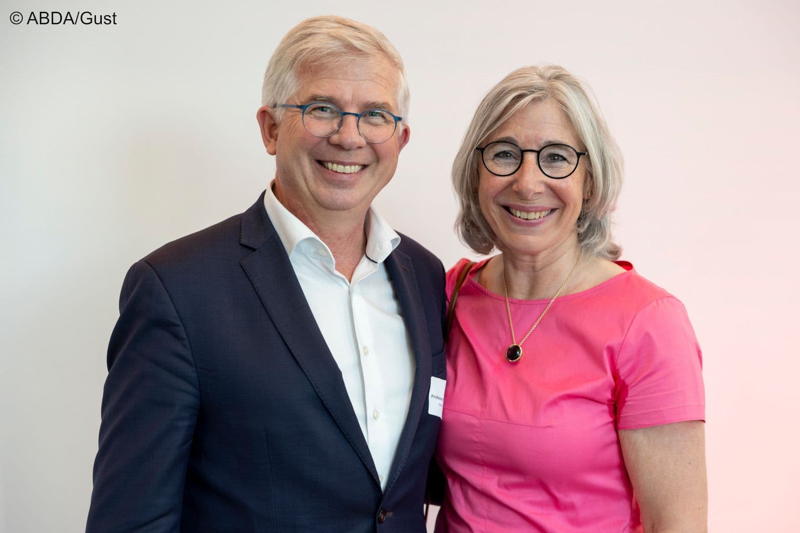 Andrew Ullmann MdB (FDP) mit Gabriele Regina Overwiening (ABDA)