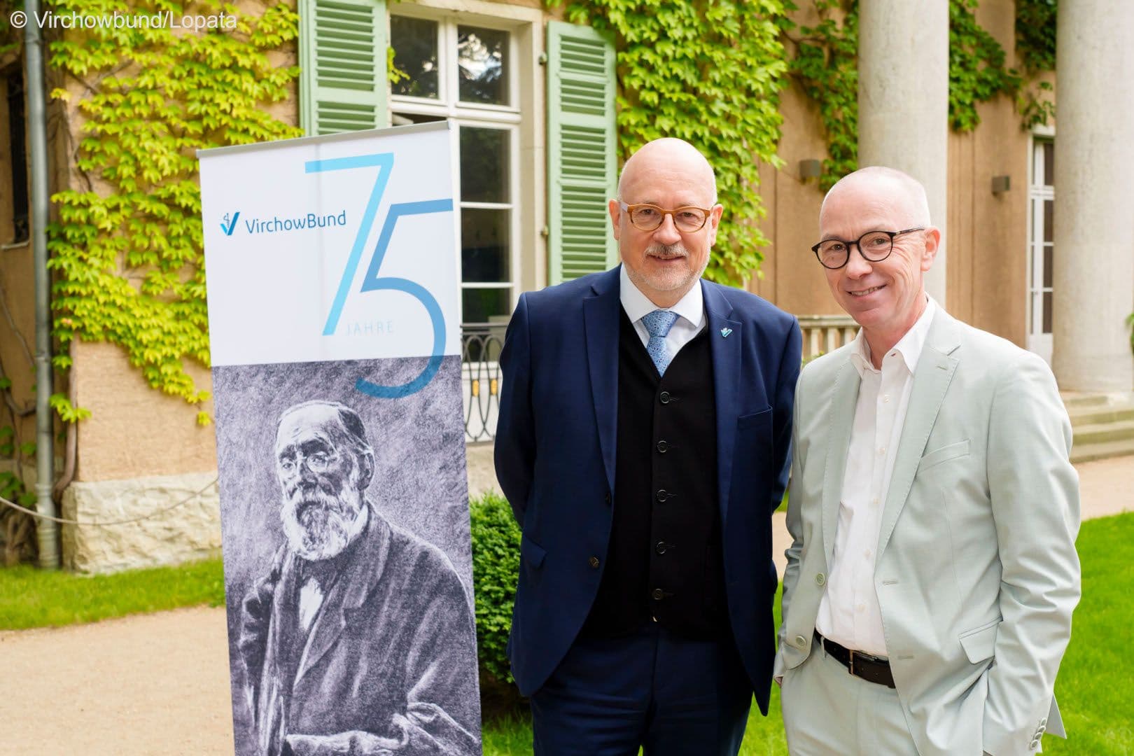 Der Bundesvorsitzende des Virchowbundes, Dirk Heinrich, (l.) mit seinem Hauptgeschäftsführer Klaus Greppmeir