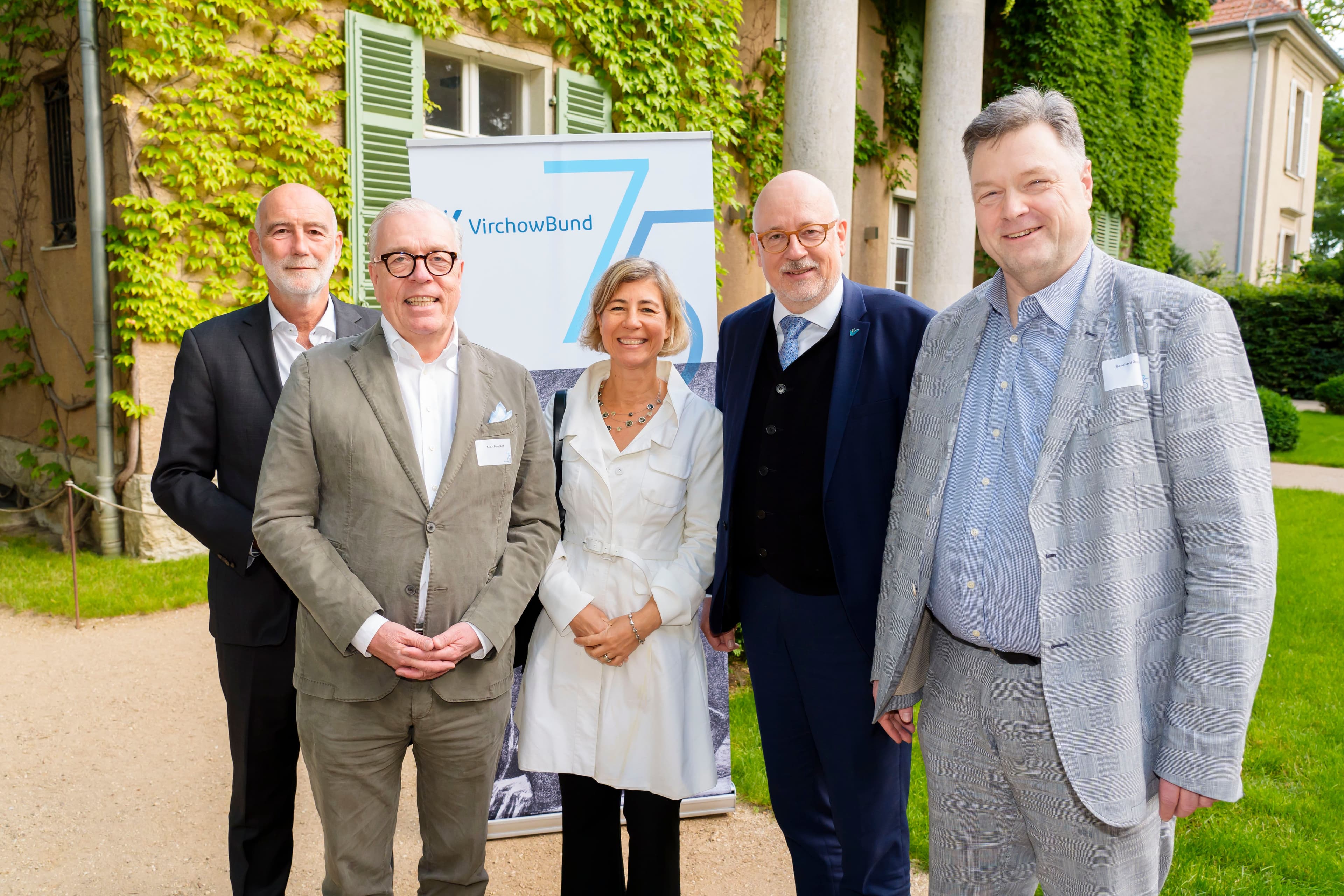 Alexander Dückers, Klaus Reinhardt (beide BÄK), Corina Glorius (SHV), Dirk Heinrich (Virchowbund), Bernhard Rochell (KV Bremen) (v.l.n.r.)