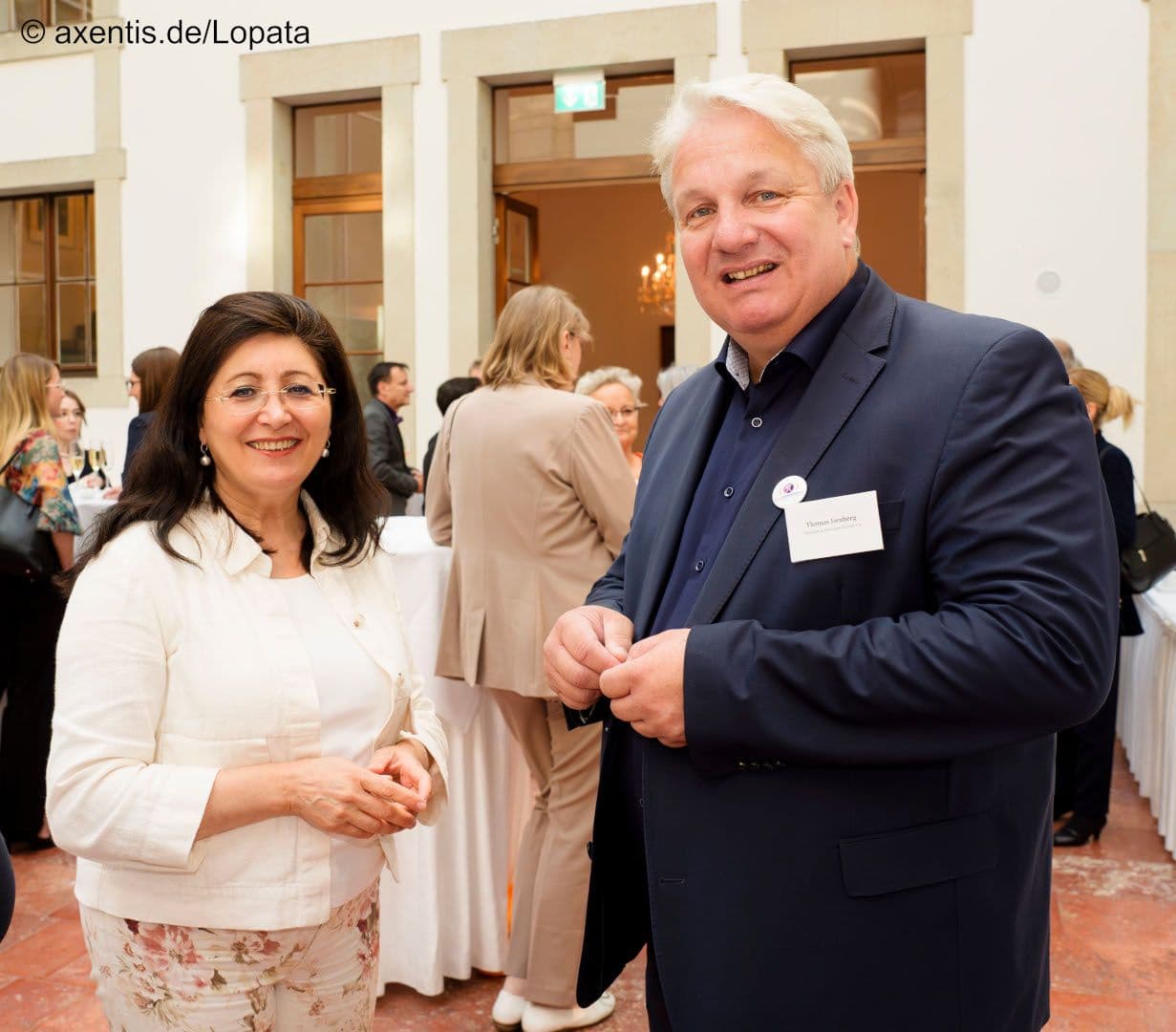 Nezahat Baradari MdB (SPD) mit Thomas Isenberg (Deutsche Schmerzgesellschaft)