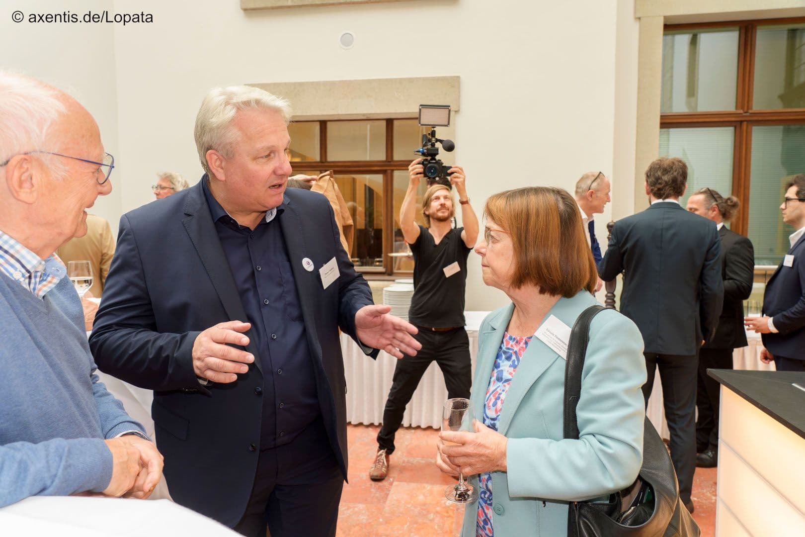 Elimar Brandt (Borghardtstiftung), Thomas Isenberg (Deutsche Schmergesellschaft), Gesundheitsministerin Ursula Nonnenmacher (Brandenburg) (v.l.n.r.)