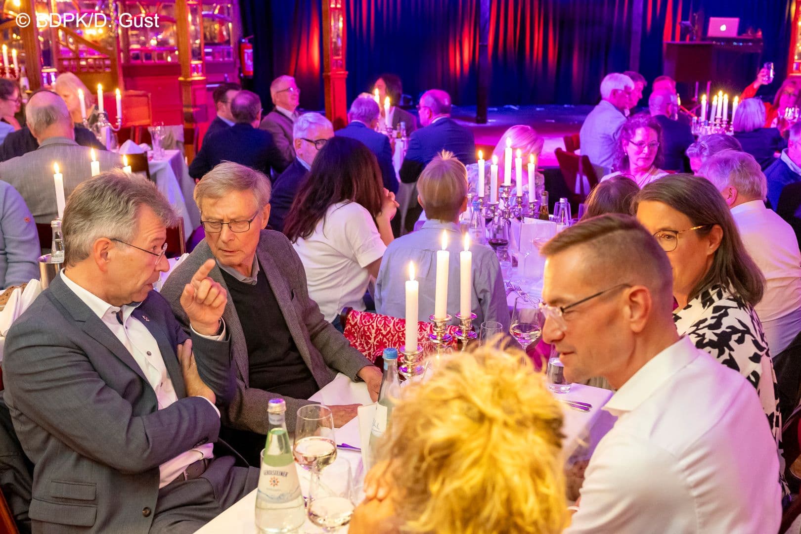 Stefan Scharl (Reha-Zentren Passauer Wolf), Günter Neubauer (IfG München), Ann-Kristin Stenger (VPKA Bayern), Joachim Ramming (Mediclin) (v.l.n.r.)