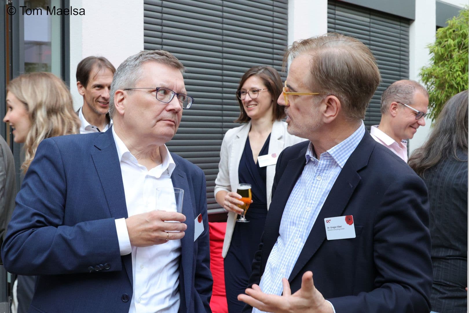 Uwe Deh (IKK gesund plus) (l.) mit Gregor Elbel (Deloitte)