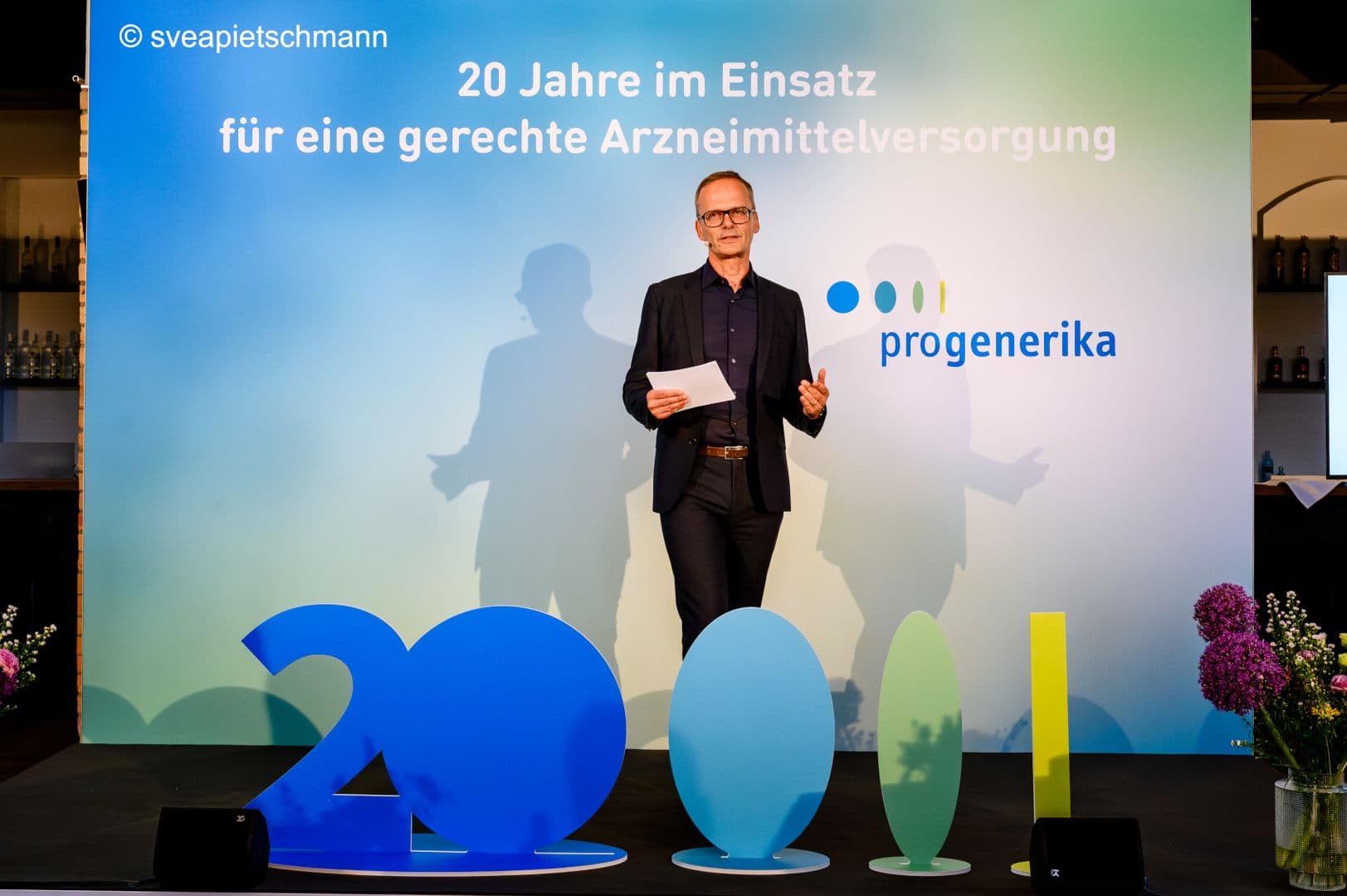 Pro Generika-Geschäftsführer Bork Bretthauer begrüßt zum Sommerfest.