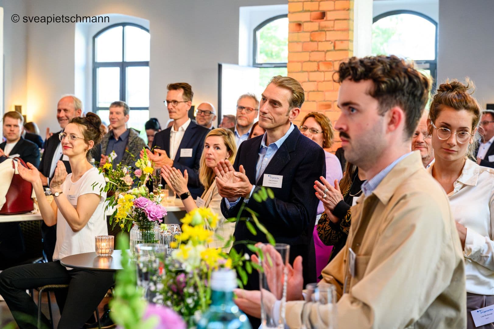 Beifall klatschen für die Reden beim Sommerfest von Pro Generika.
