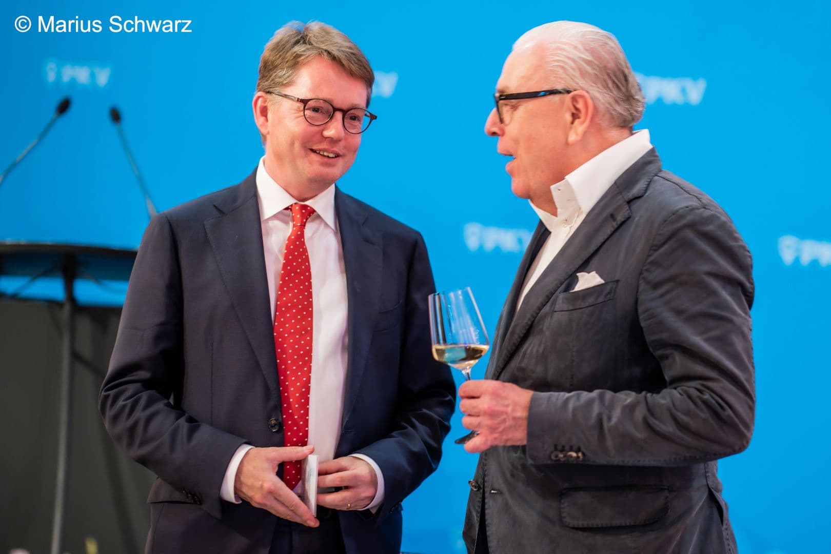 GOÄ-Reform steht, zumindest von ihrer Seite: Florian Reuther (PKV-Verband) (l.) und  Klaus Reinhardt (BÄK)