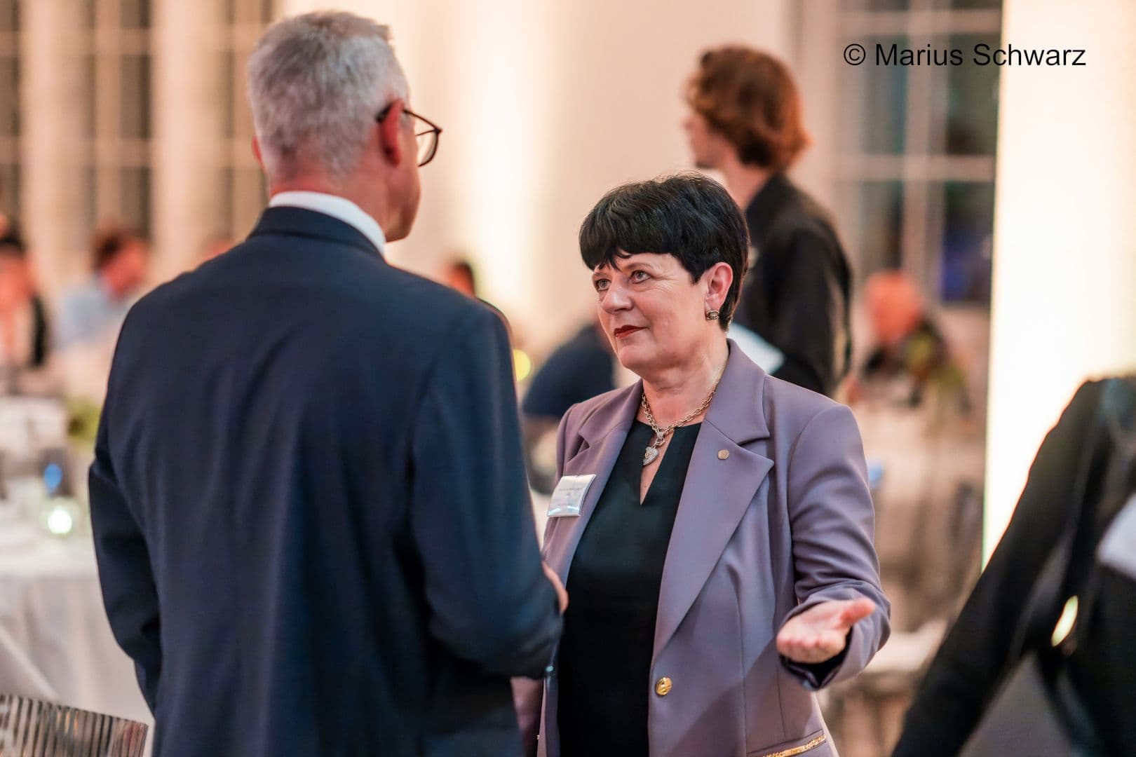 Erklärt die parlamentarische Geschäftsführerin der FDP-Fraktion Christine Aschenberg-Dugnus MdB hier ihre Partei?