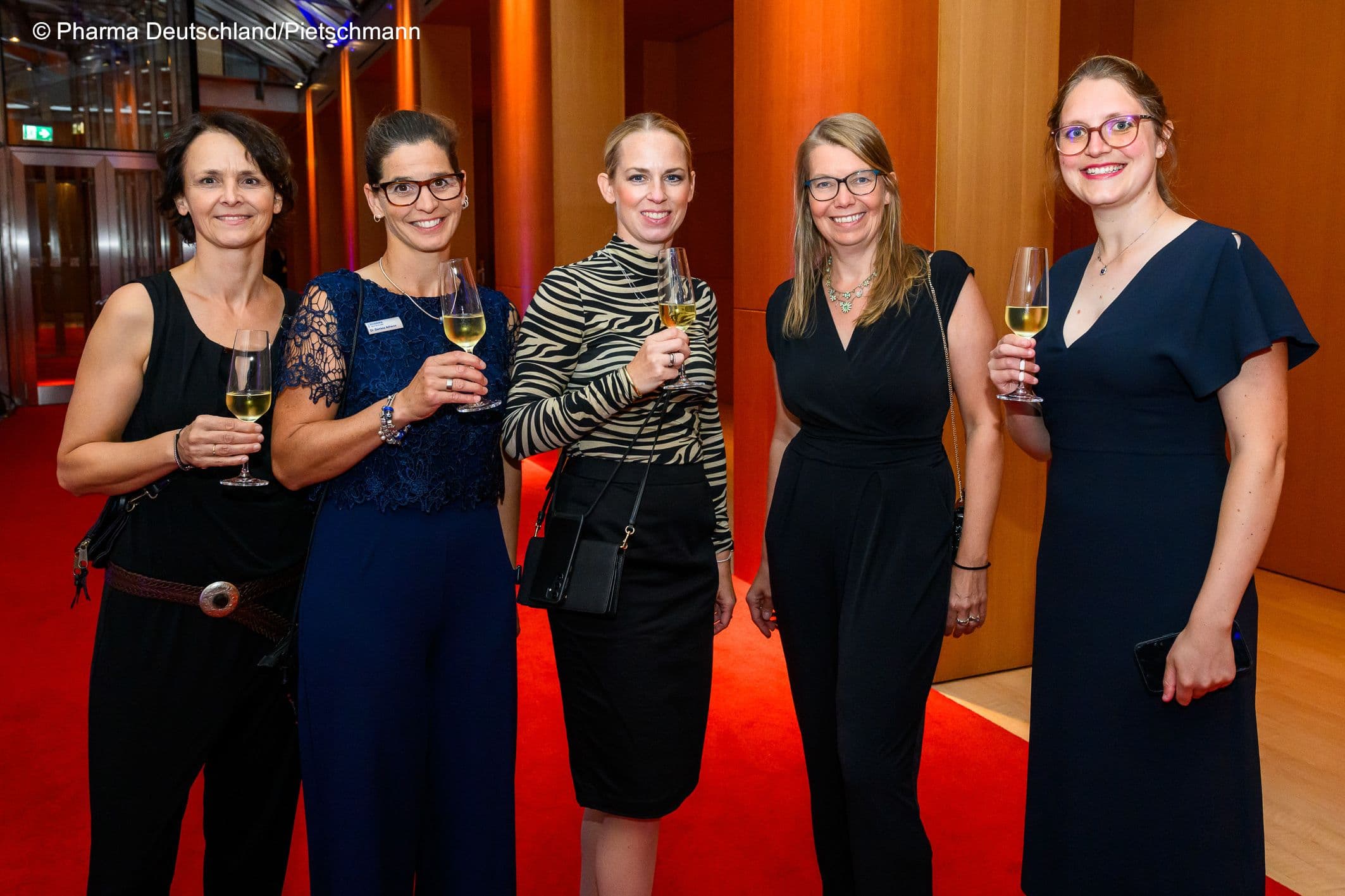 Frauenpower bei Pharma Deutschland: Vera Strecker, Daniela Allhenn, Lena Müllen, Heike Wollersen, Marie Anton (v.l.n.r.)