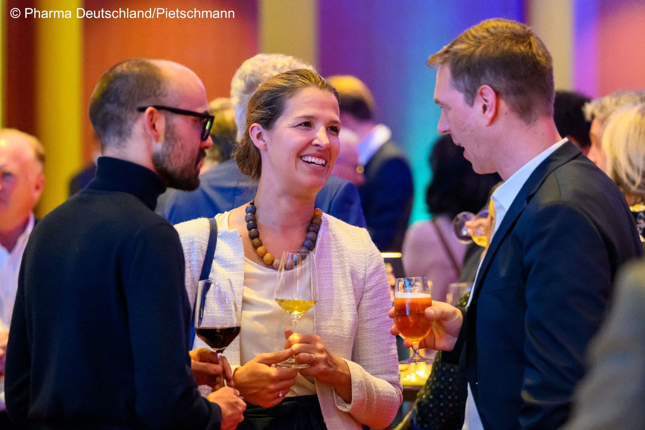 Valentin König, Kristina Ostertag (beide GlaxoSmithKline), Florentin Köhnemann (Ecker + Ecker) (v.l.n.r.)