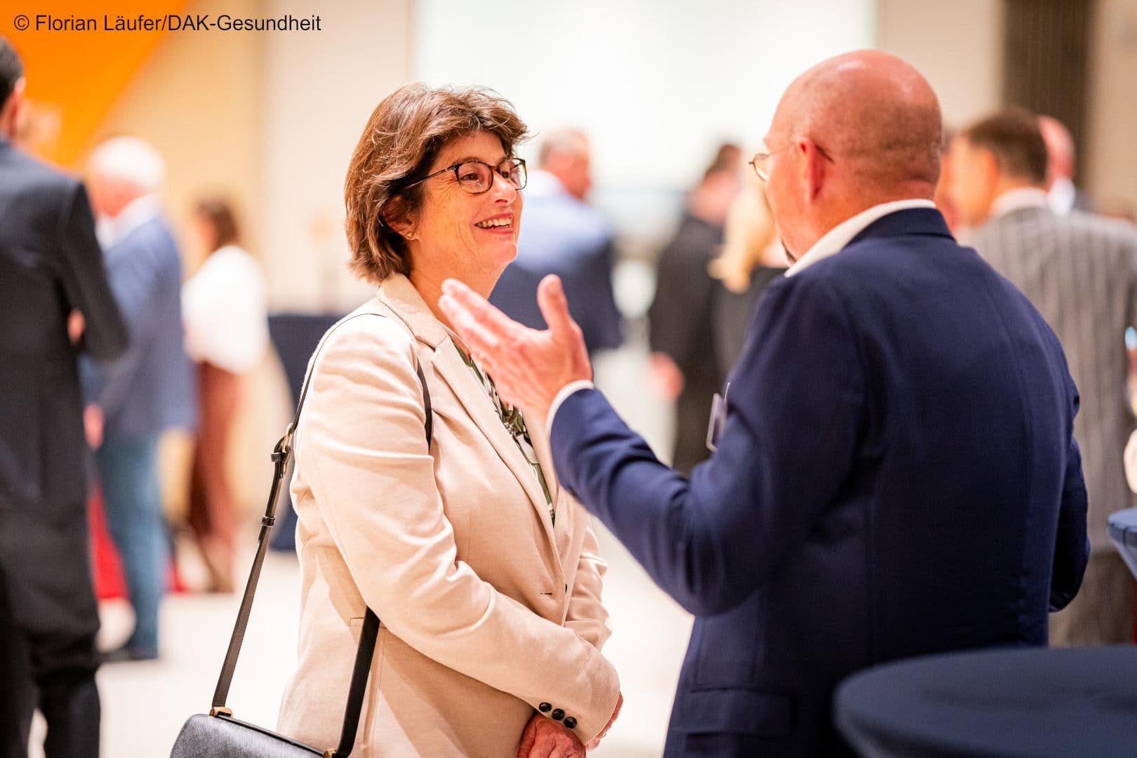 Antje Kapinsky (vdek) mit dem BMG-Staatssekretär Edgar Franke