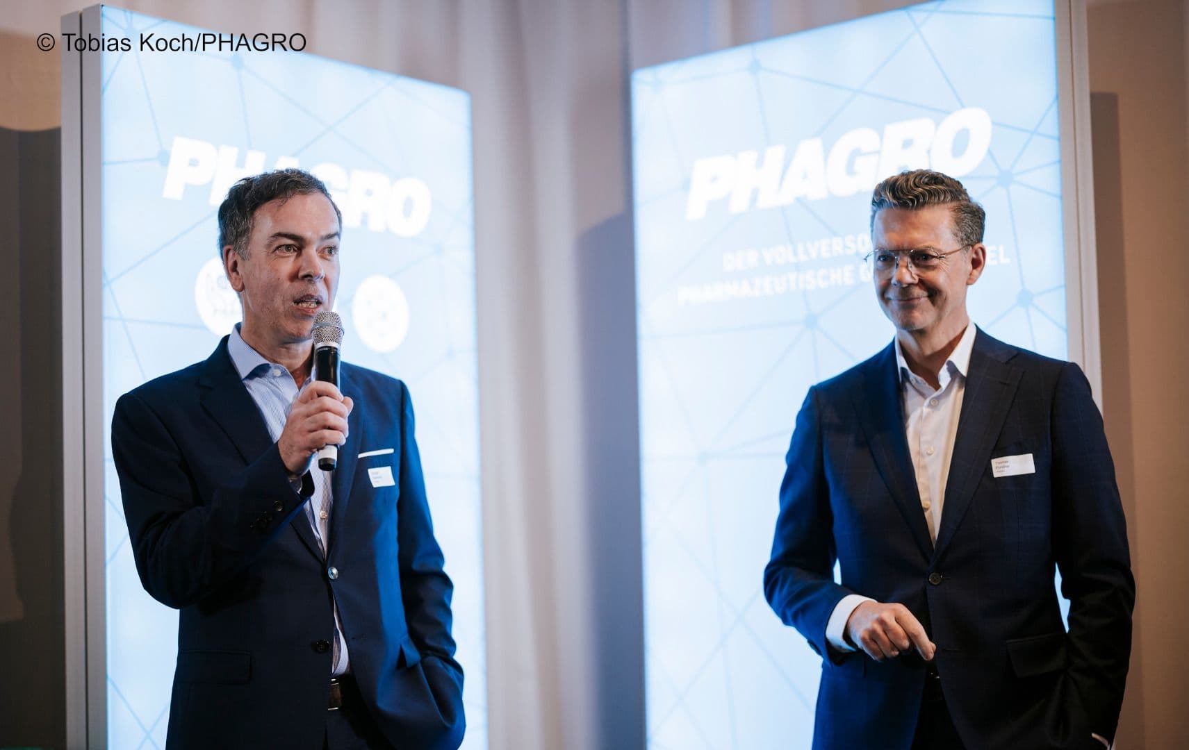 PHAGRO-Geschäftsführer Michael Dammann (l.) und Thomas Porstner begrüßen die Gäste beim ersten parlamentarischen Abend.