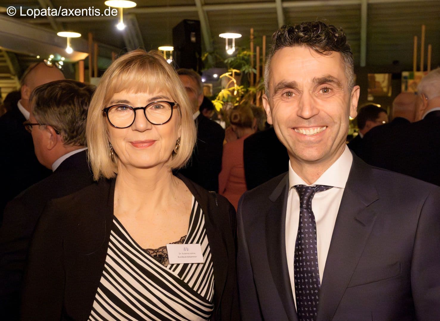 Susanne Johna (MB) mit Peter Bobbert (Ärztekammer Berlin)