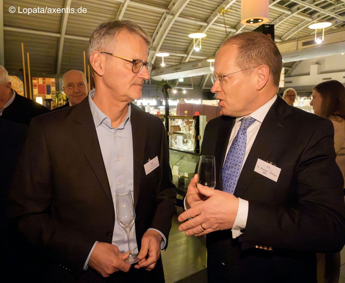 Geht es um die Krankenhausreform? Gerald Gaß (DKG) (l.), Andreas Botzlar (MB)