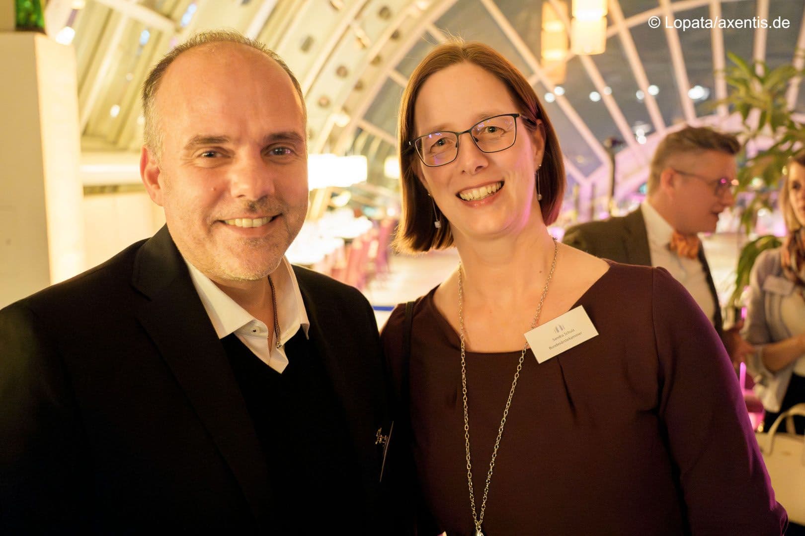 Ein gutes Team sind Samir Rabbata und Sandra Schulz (beide BÄK).