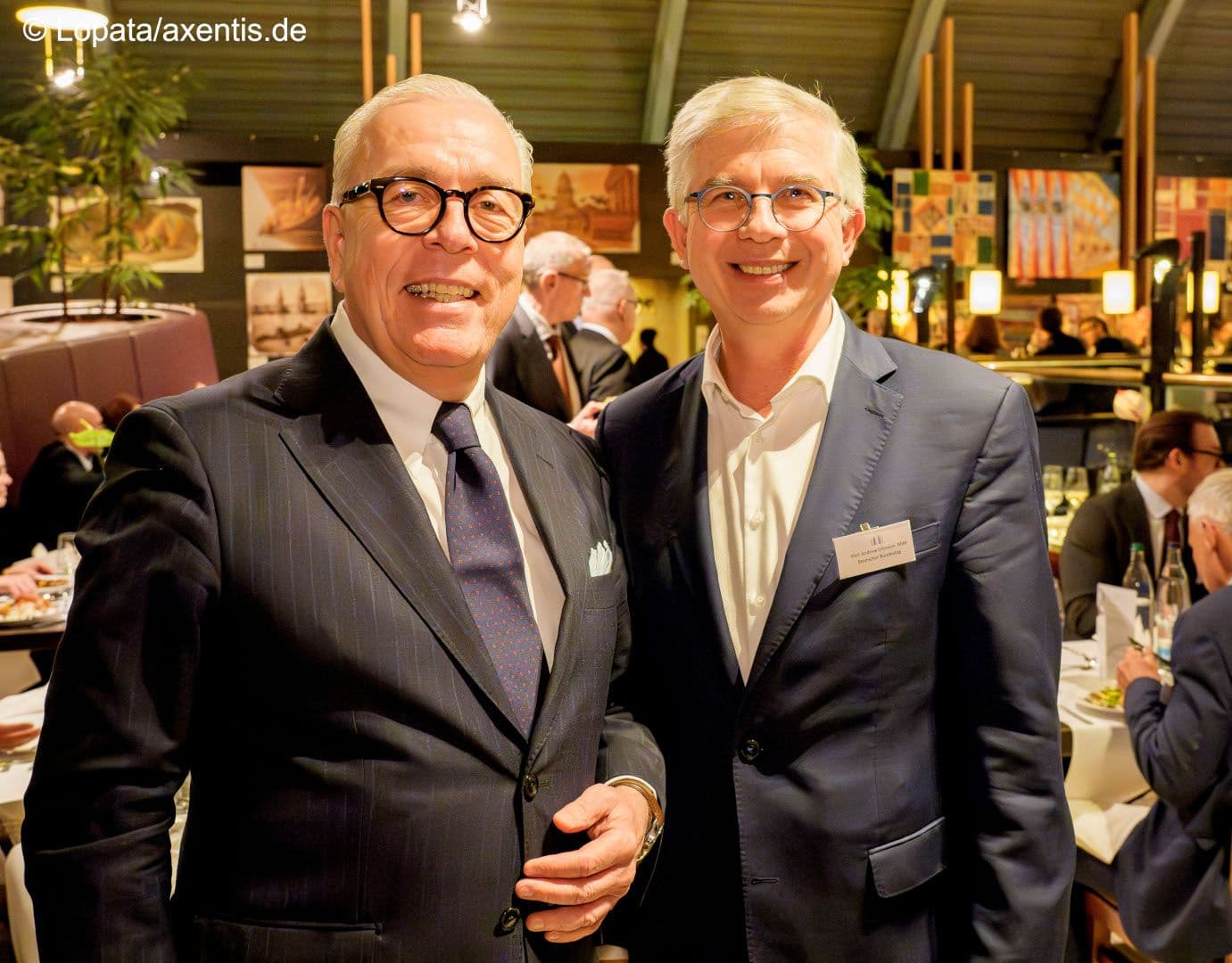 Klaus Reinhardt (BÄK) (l.) mit Andrew Ullmann MdB (FDP)