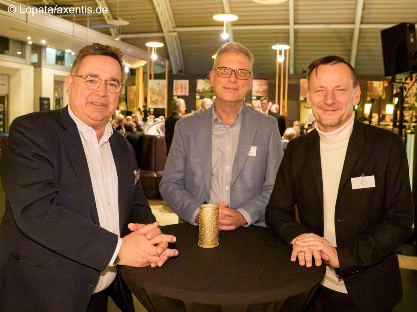 Bitte lächeln: Thomas Meißner (AVG), Thorsten Kolterjahn (Kooperationsgemeinschaft Mammographie), Jürgen Hohnl (IKK e.V.) (v.l.n.r.)