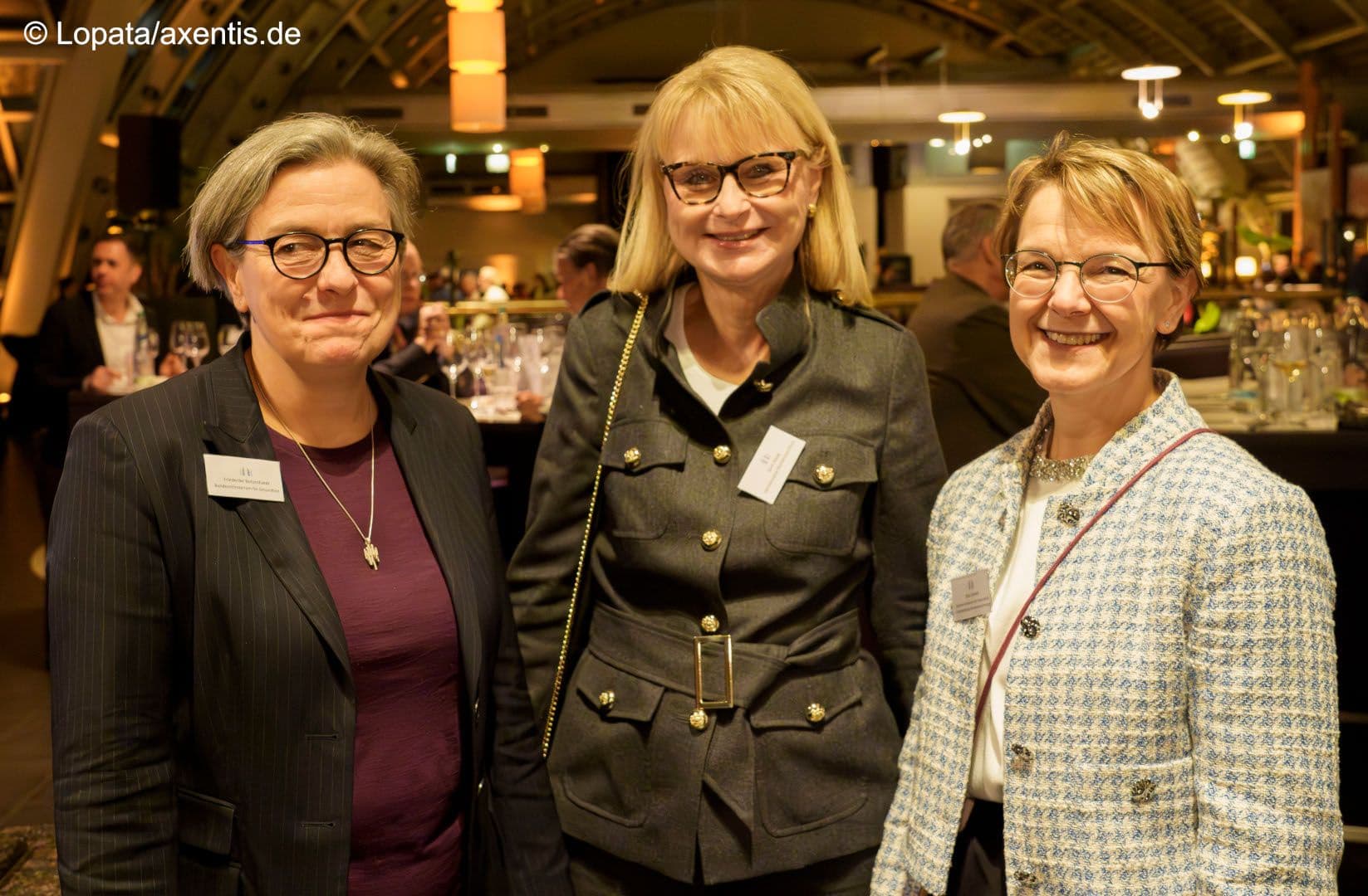 BMG und Selbstverwaltung vereint: Friederike Botzenhardt (BMG), Karin Maag (G-BA), Katja Kohfeld (BMG) (v.l.n.r.)